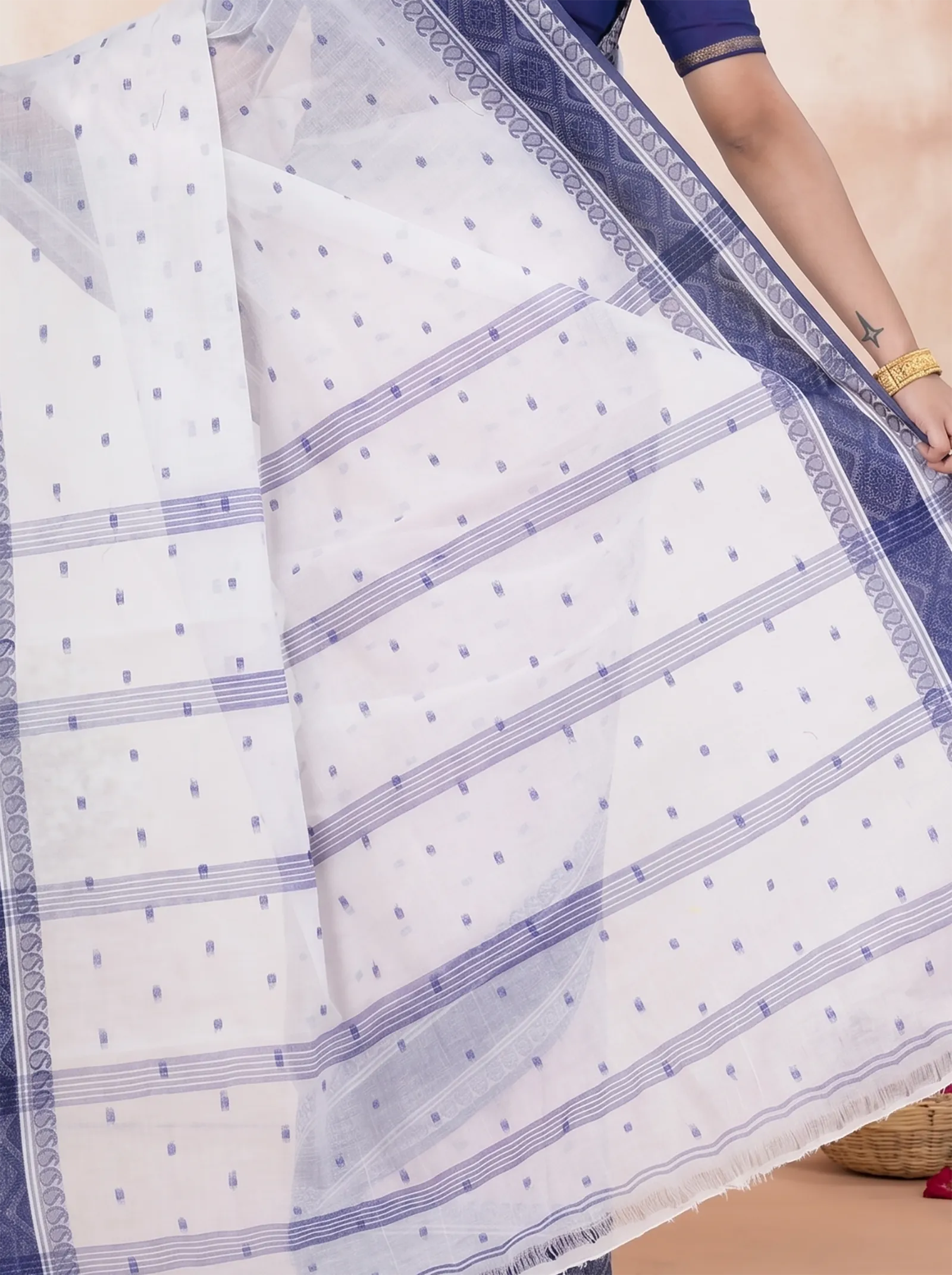 DipDiya Pure Cotton  Artisan Crafted Blue Traditional Bengali Boysko Tant Saree
