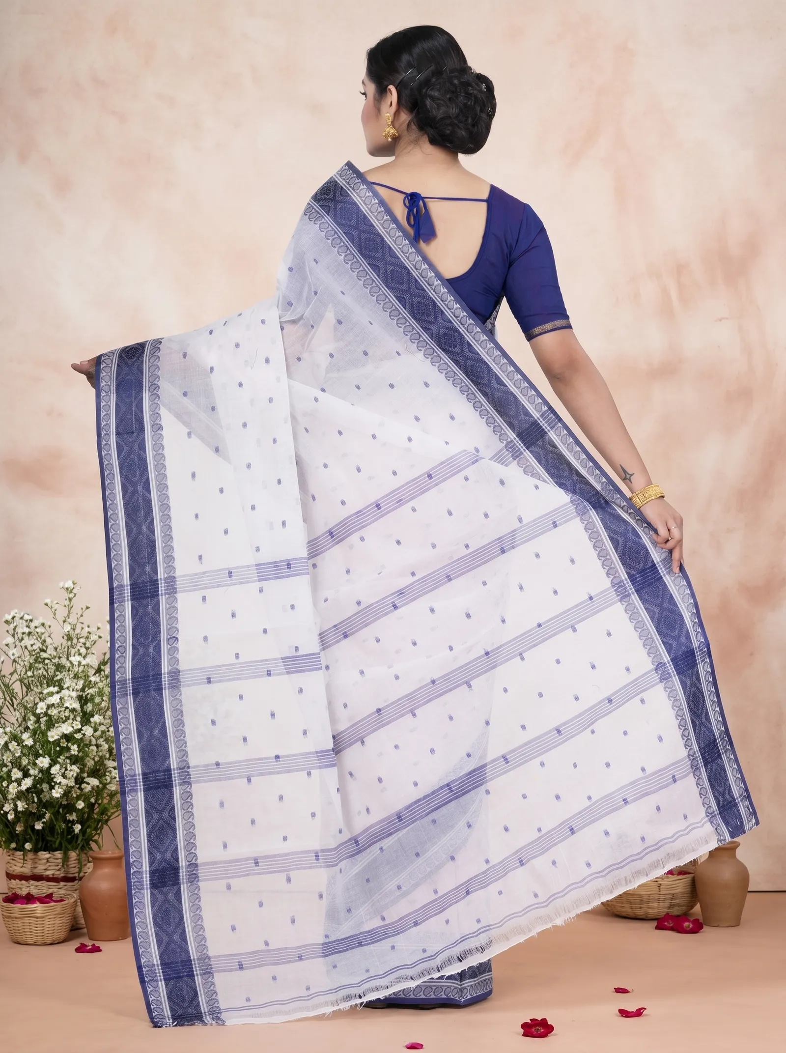 DipDiya Pure Cotton  Artisan Crafted Blue Traditional Bengali Boysko Tant Saree