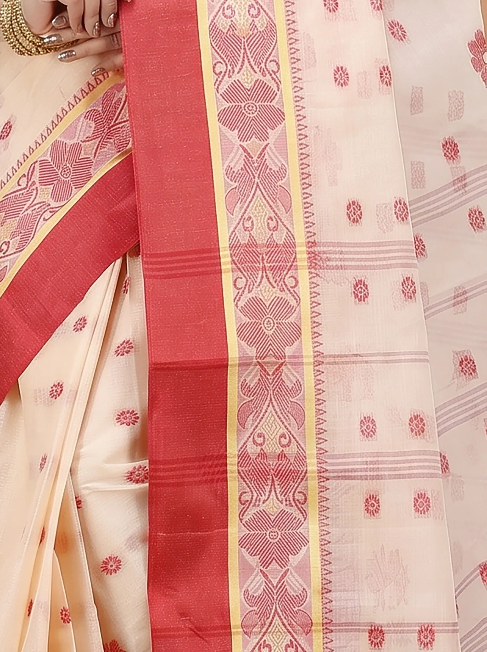 DipDiya Pure Cotton  Artisan Crafted Cream Red Traditional Bengali BolLata Tant Tant Saree