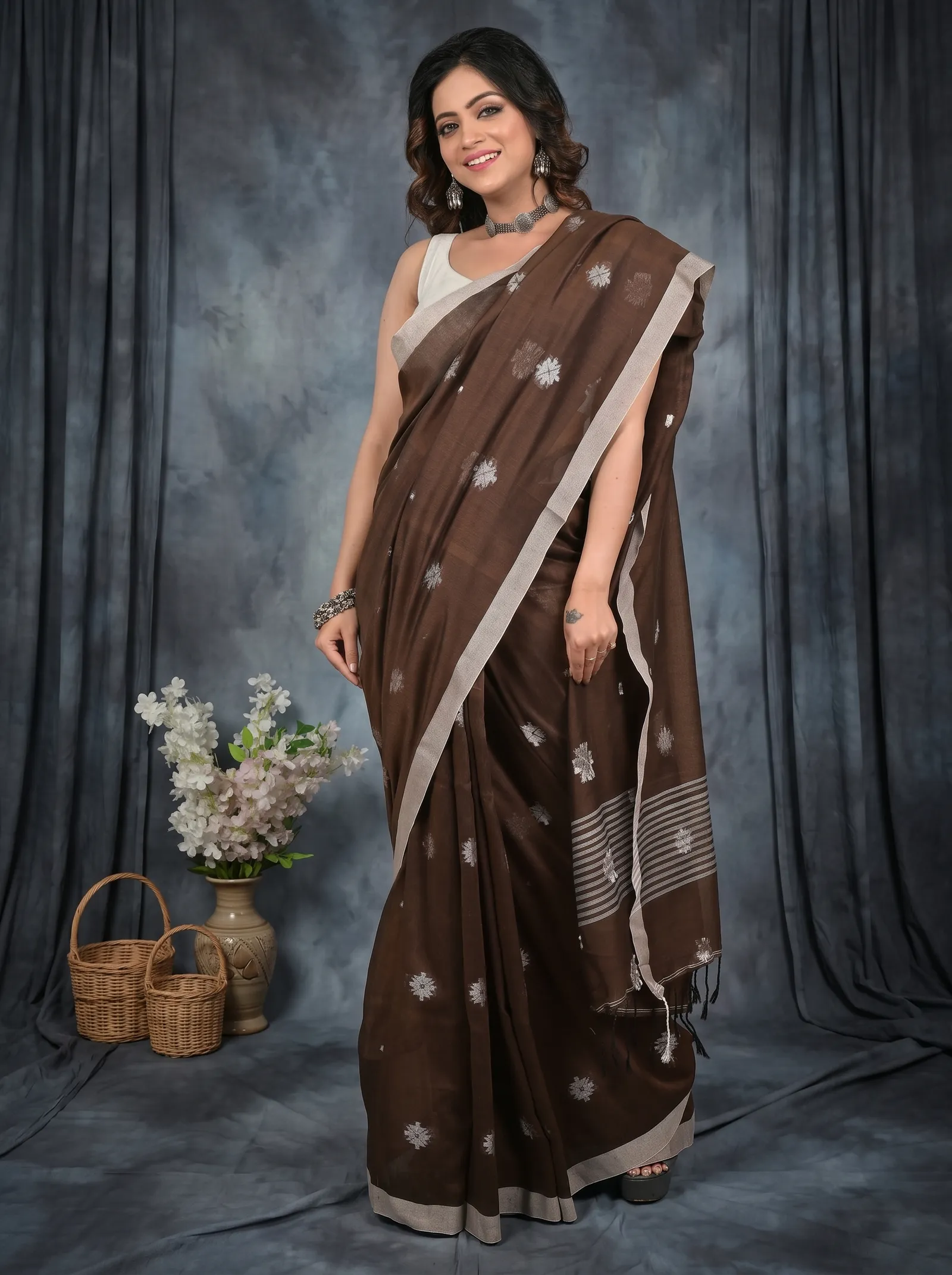 DipDiya Pure Cotton  Artisan Crafted Dark Brown Traditional Bengali Achbu Handloom Saree