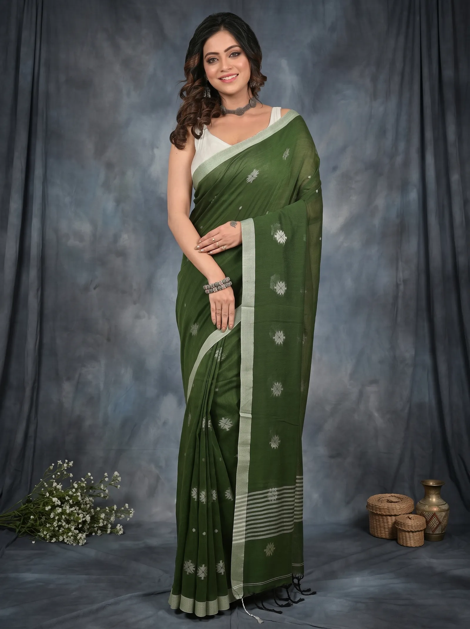 DipDiya Pure Cotton  Artisan Crafted Dark Green Traditional Bengali Achbu Handloom Saree