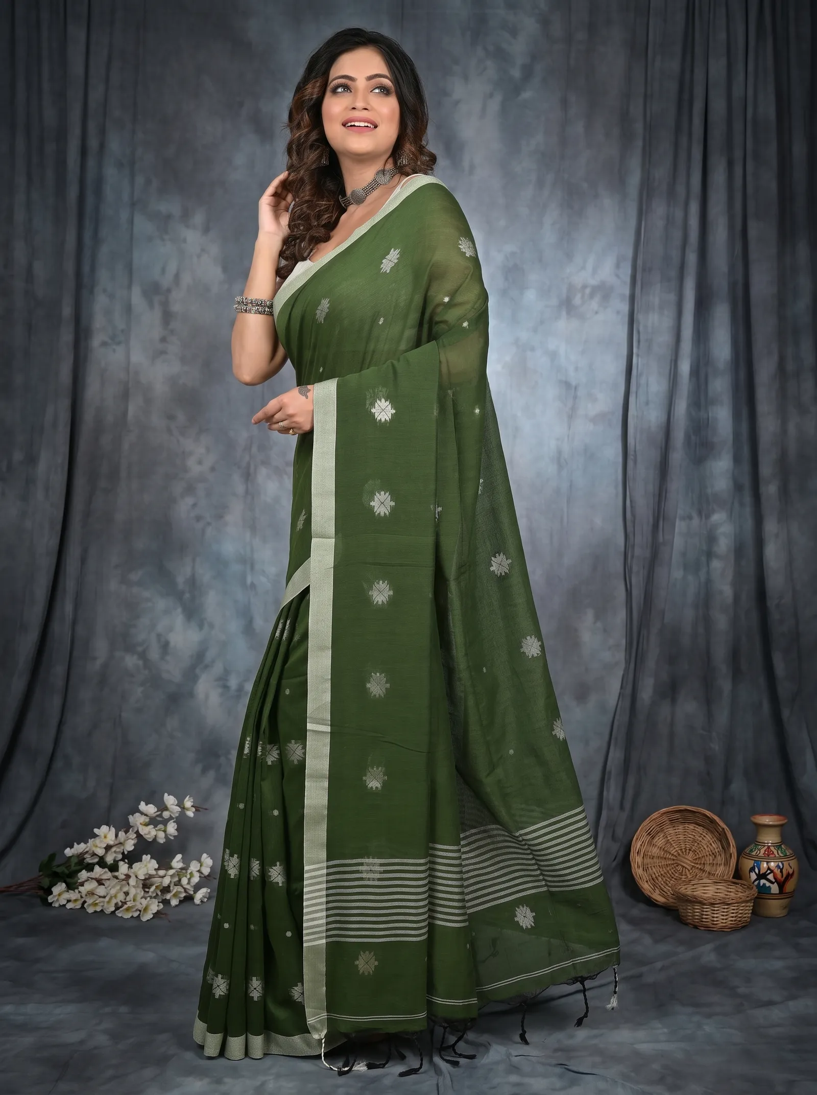 DipDiya Pure Cotton  Artisan Crafted Dark Green Traditional Bengali Achbu Handloom Saree