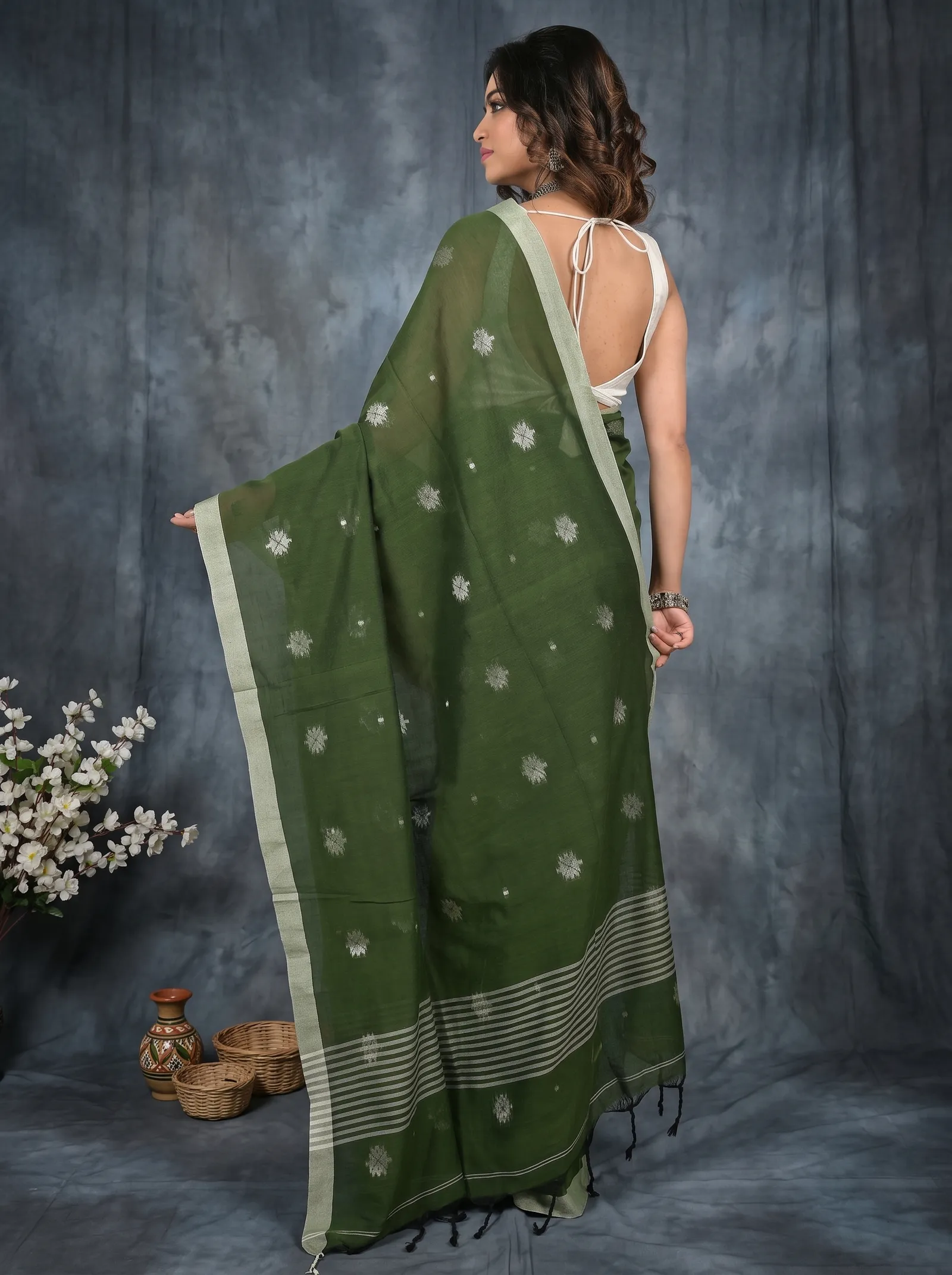DipDiya Pure Cotton  Artisan Crafted Dark Green Traditional Bengali Achbu Handloom Saree