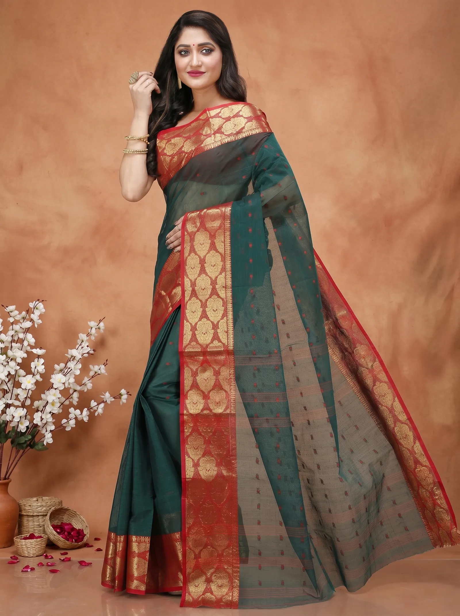 DipDiya Pure Cotton  Artisan Crafted Dark Green Traditional Bengali Asmani Tant Saree