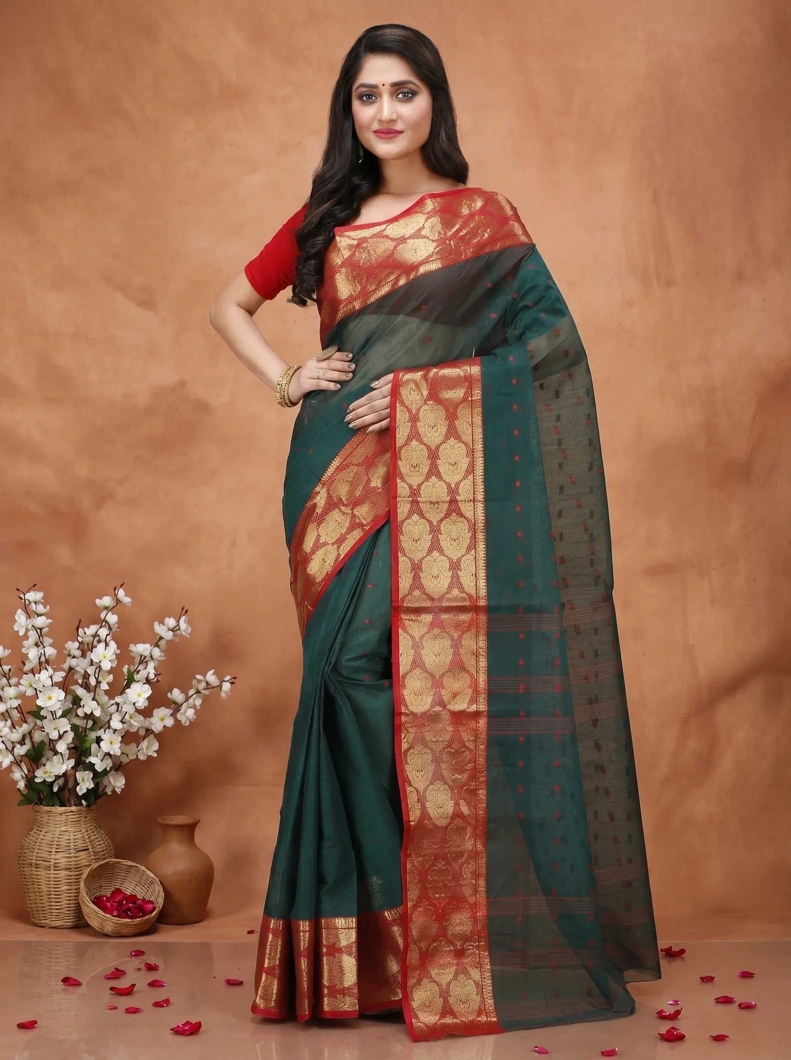 DipDiya Pure Cotton  Artisan Crafted Dark Green Traditional Bengali Asmani Tant Saree