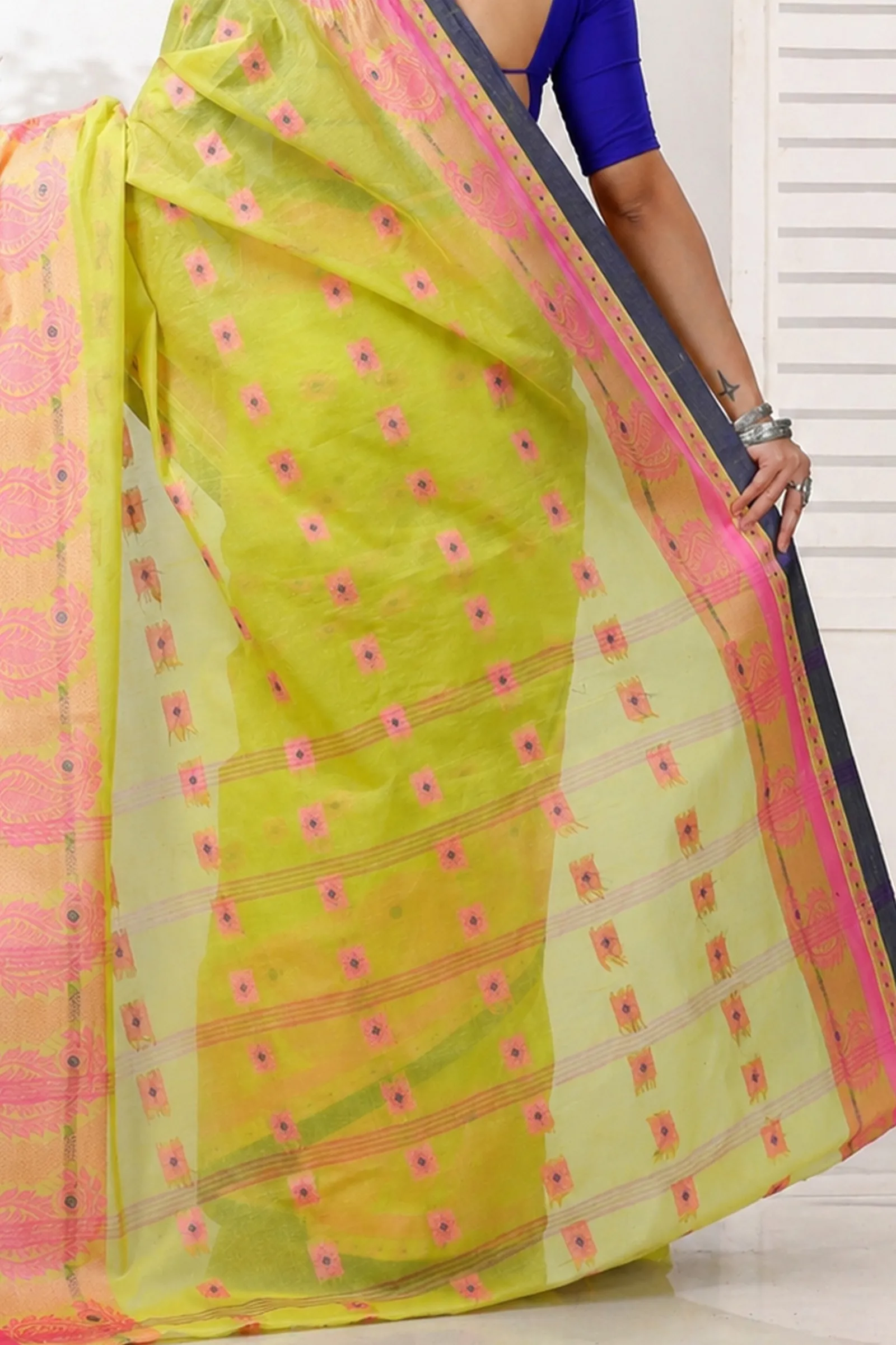 DipDiya Pure Cotton  Artisan Crafted Green Traditional Bengali Aloka Tant Saree