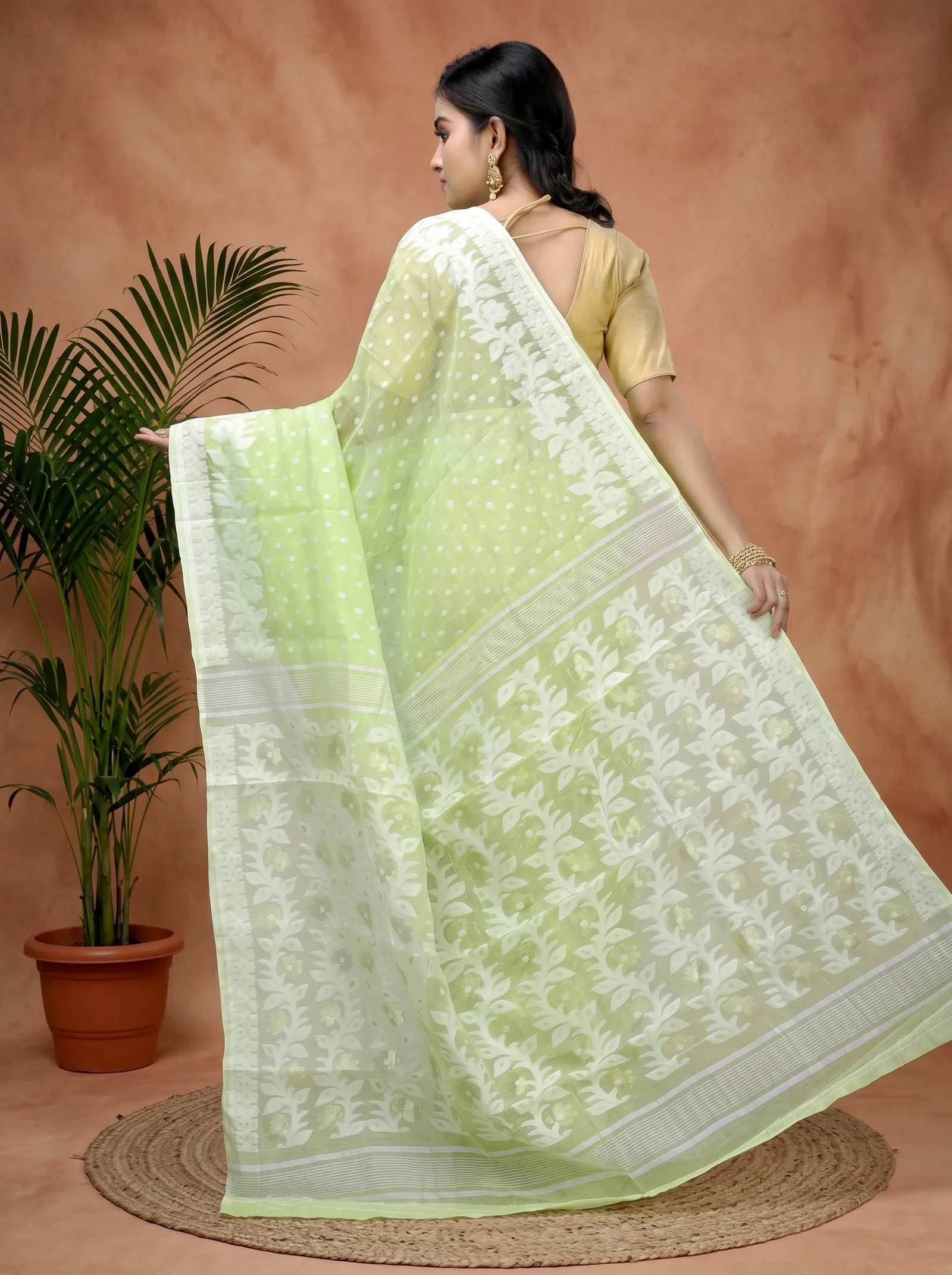 DipDiya Pure Cotton  Artisan Crafted Green Traditional Bengali Boll Jamdani Jamdani Saree