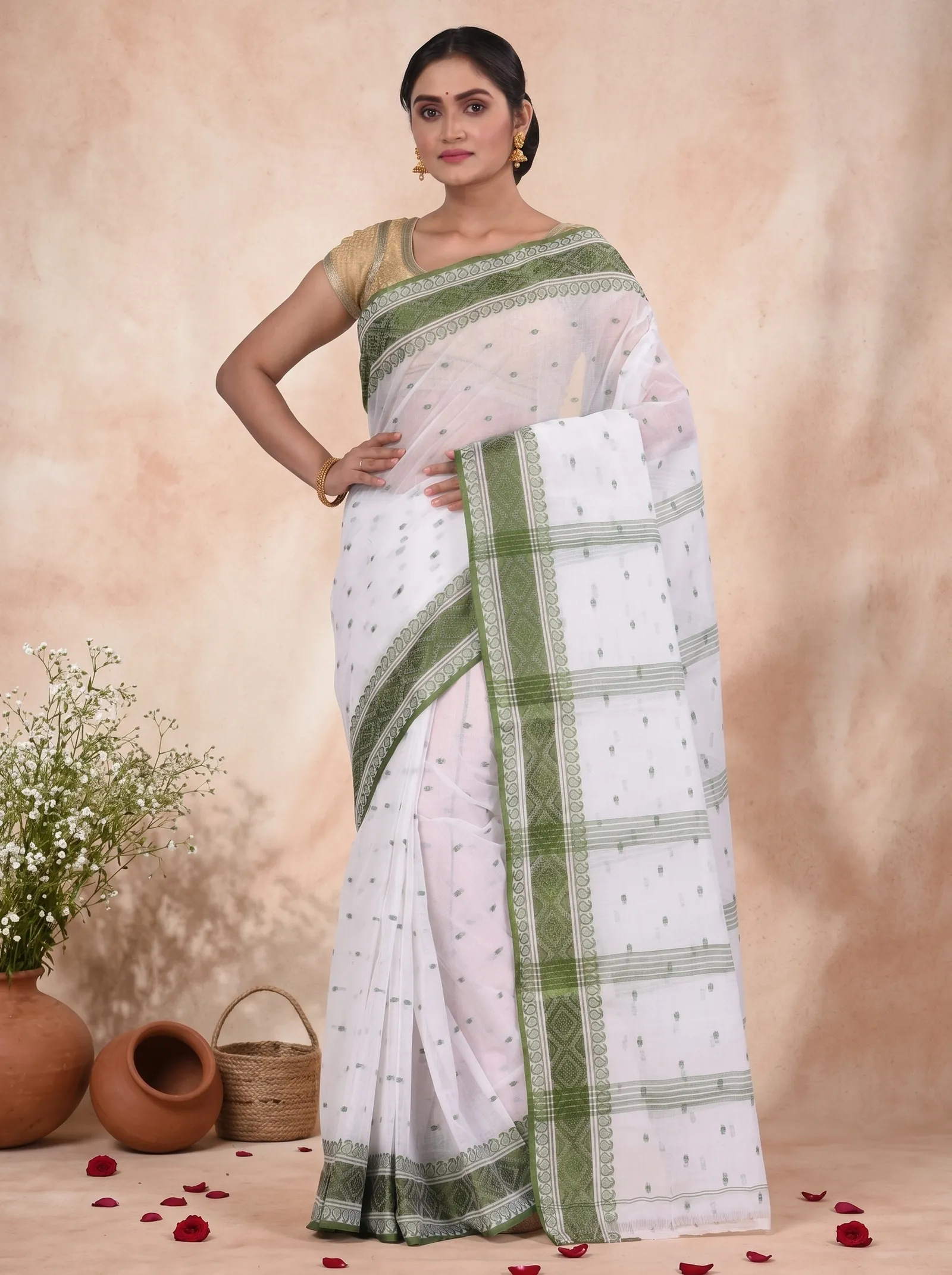 DipDiya Pure Cotton  Artisan Crafted Green Traditional Bengali Boysko Tant Saree