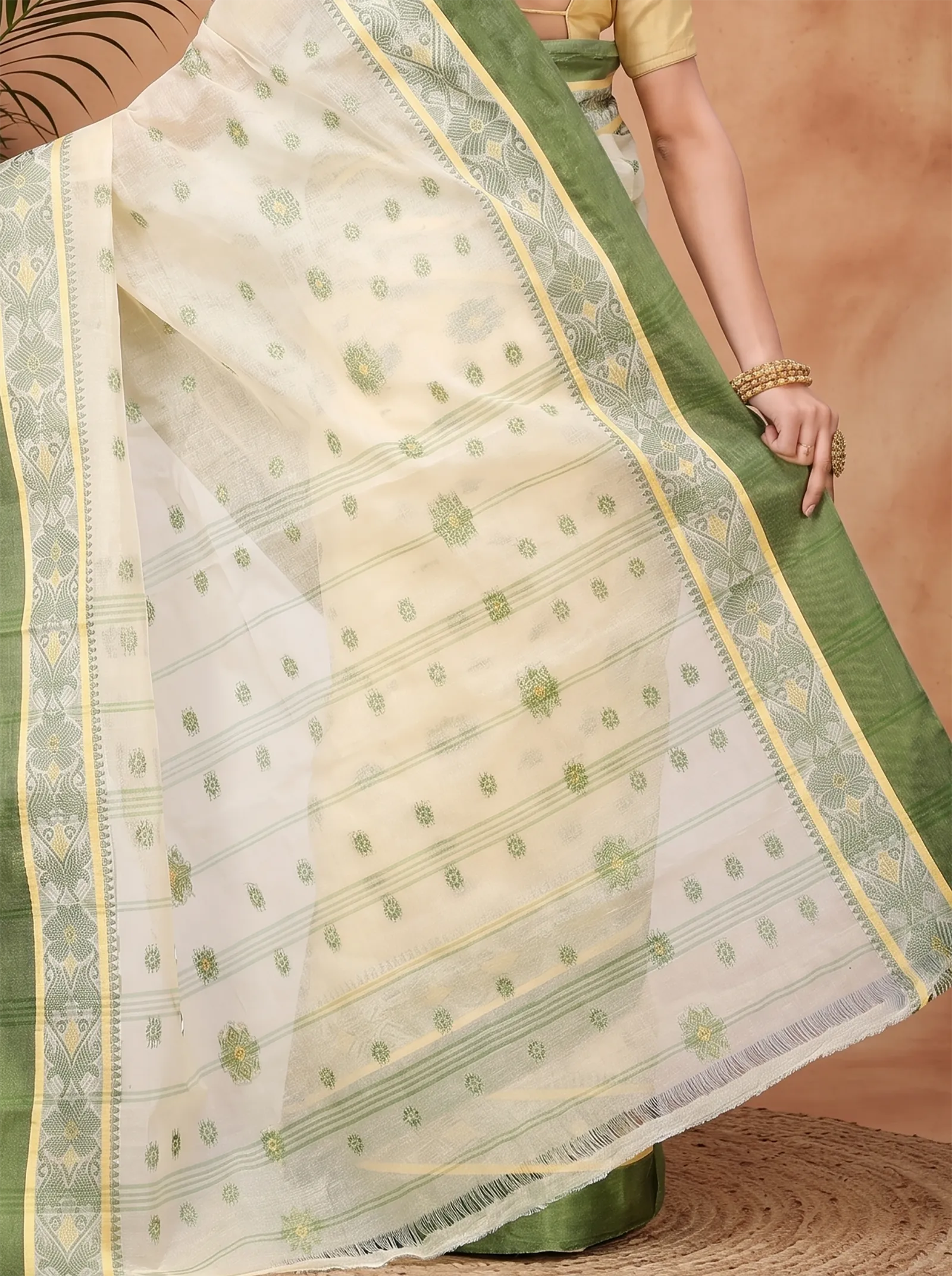 DipDiya Pure Cotton  Artisan Crafted Green White Traditional Bengali BolLata Tant Tant Saree