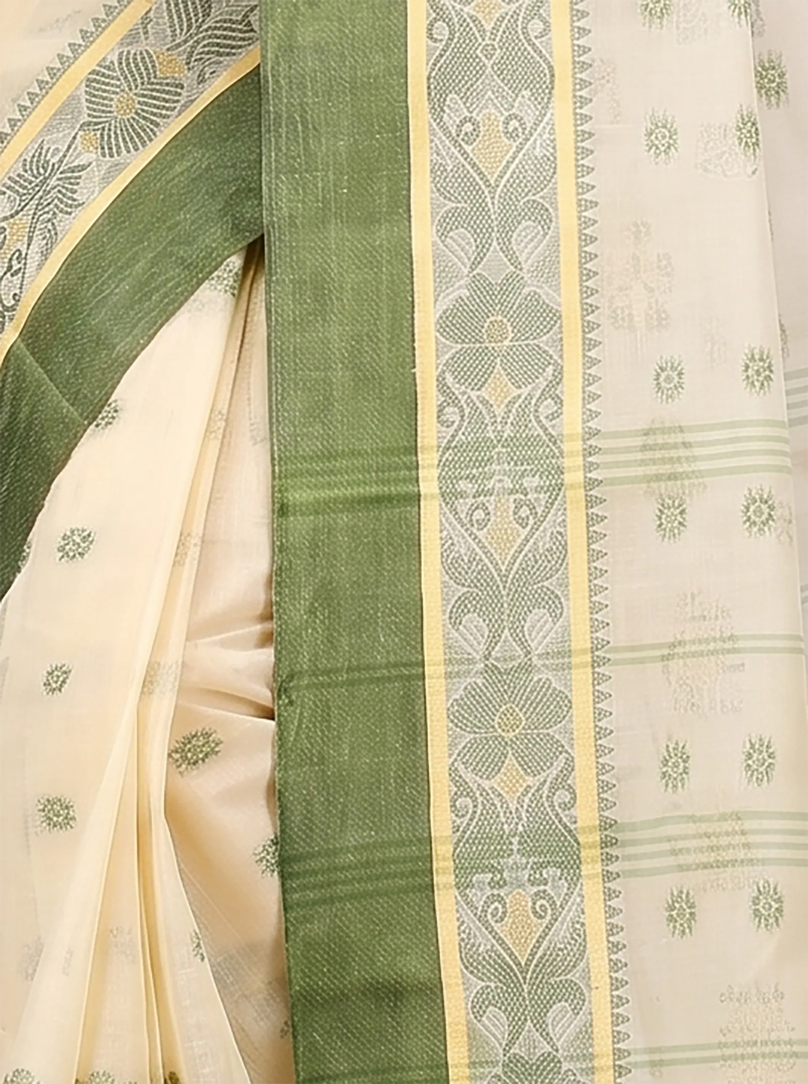 DipDiya Pure Cotton  Artisan Crafted Green White Traditional Bengali BolLata Tant Tant Saree