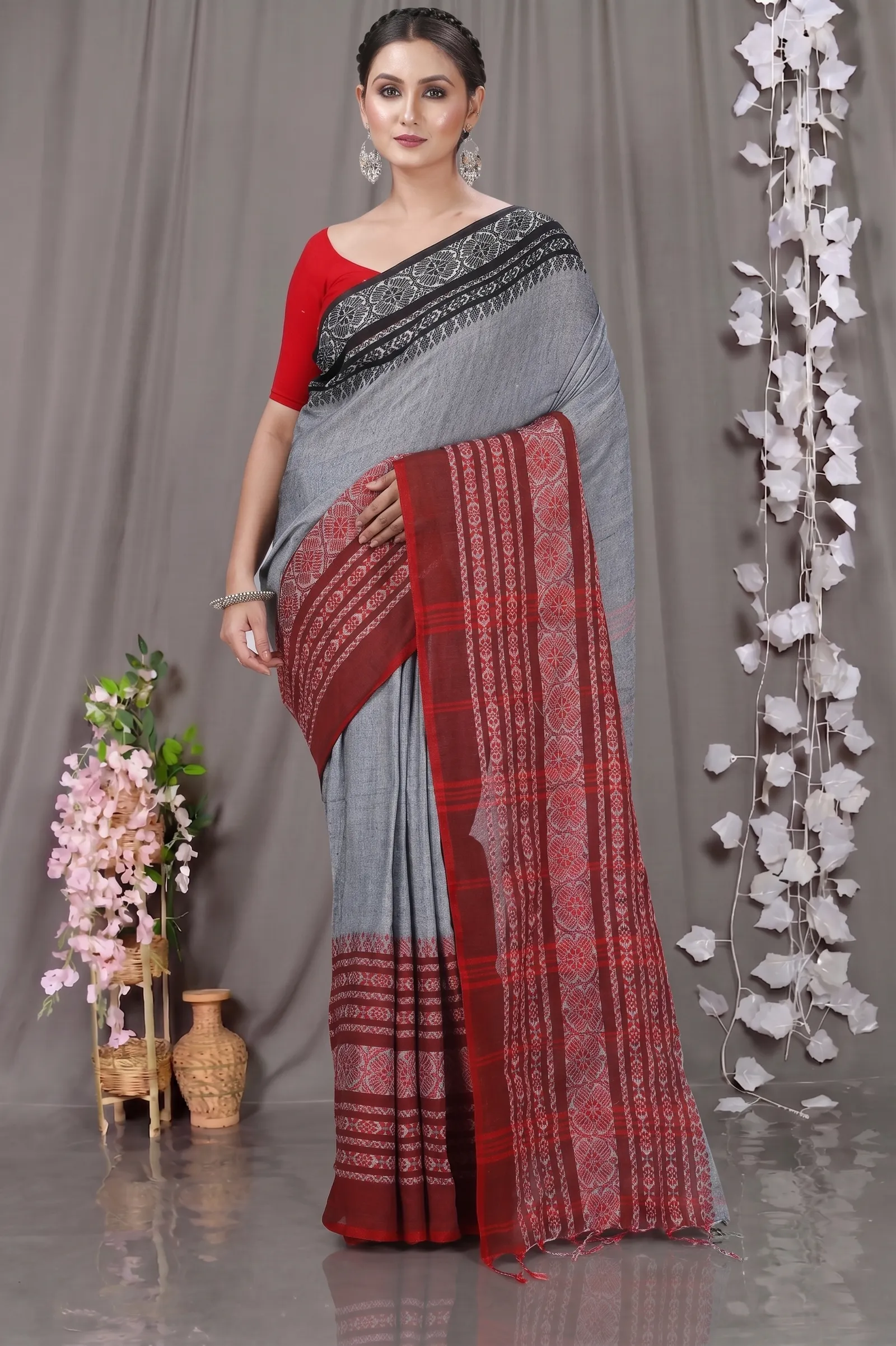 DipDiya Pure Cotton  Artisan Crafted Grey Black Traditional Bengali Begompuri Hand Handloom Saree