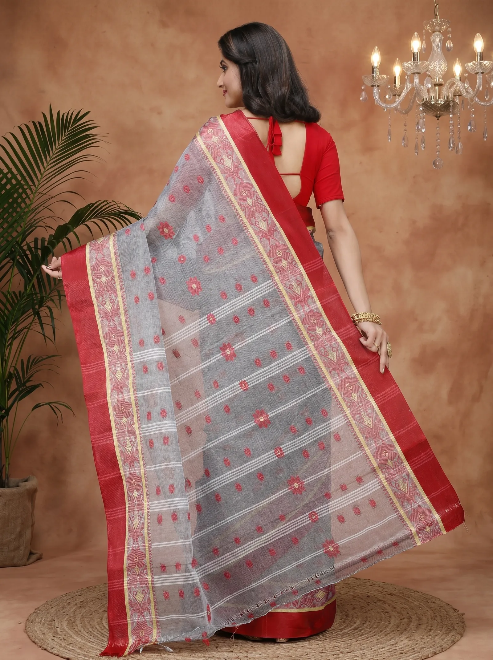 DipDiya Pure Cotton  Artisan Crafted Grey Traditional Bengali BolLata Tant Tant Saree