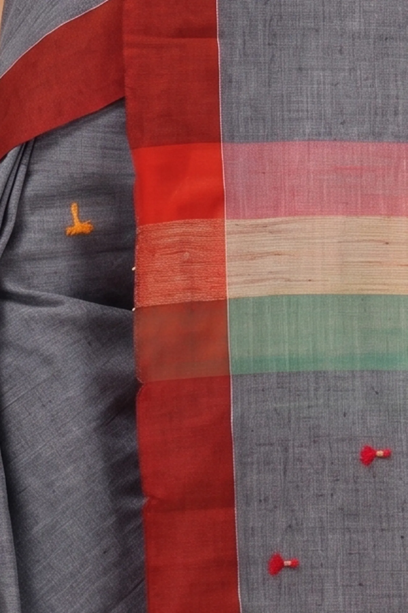 DipDiya Pure Cotton  Artisan Crafted Grey Traditional Bengali Clacial Desigined Handloom Saree