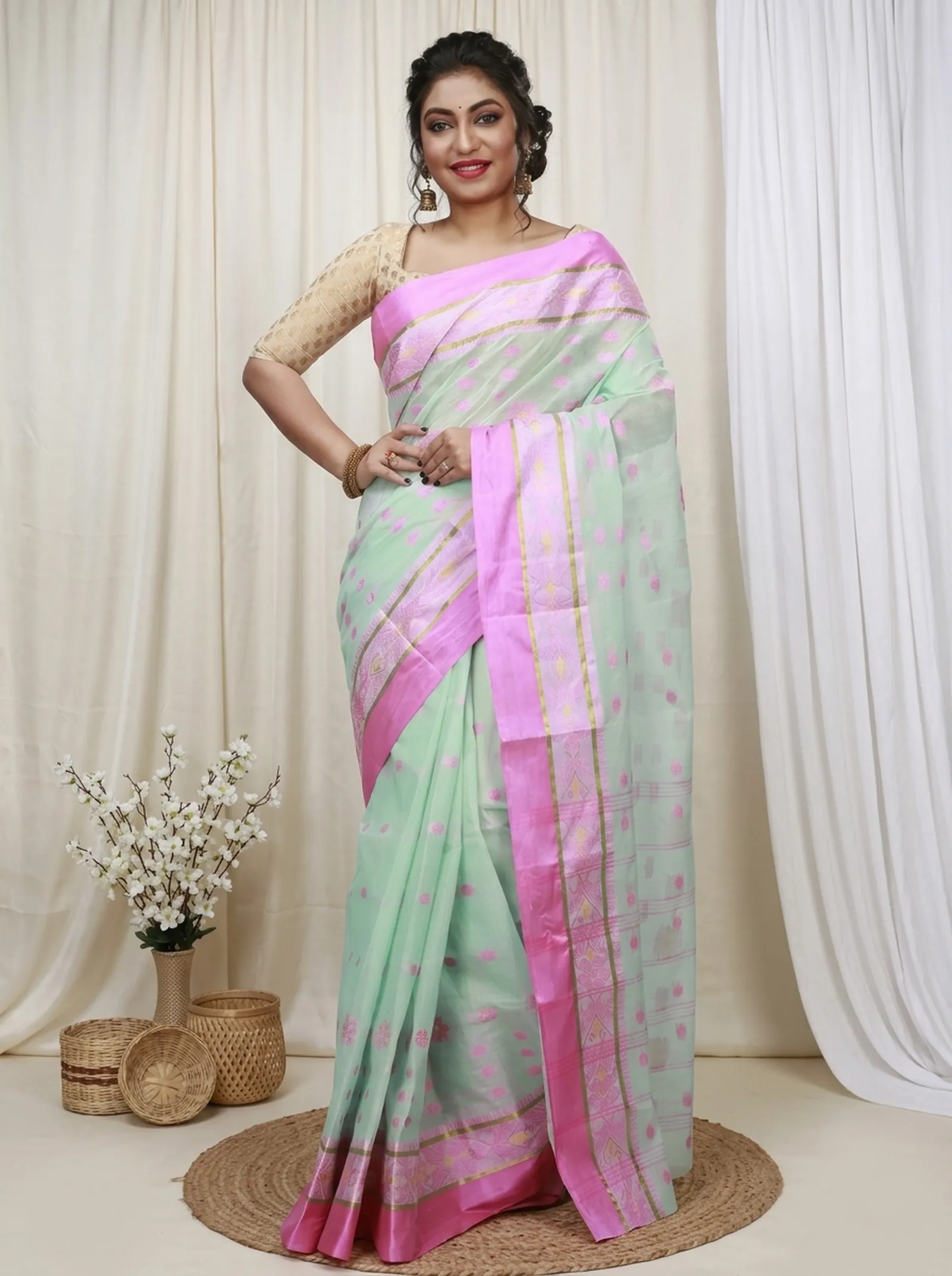 DipDiya Pure Cotton  Artisan Crafted Lime Green Traditional Bengali BolLata Tant Tant Saree