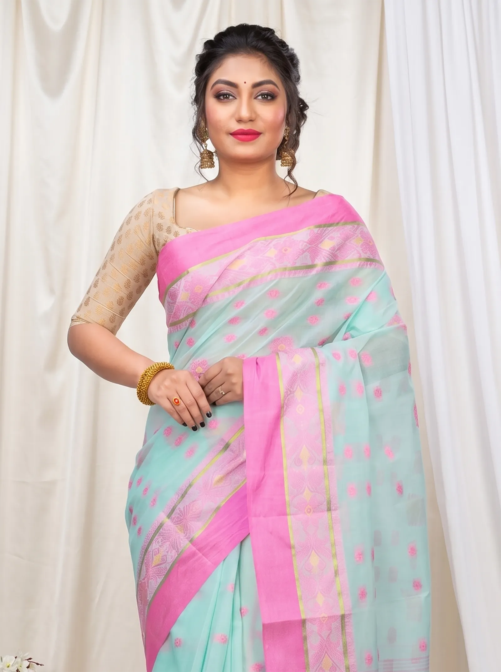 DipDiya Pure Cotton  Artisan Crafted Lime Green Traditional Bengali BolLata Tant Tant Saree