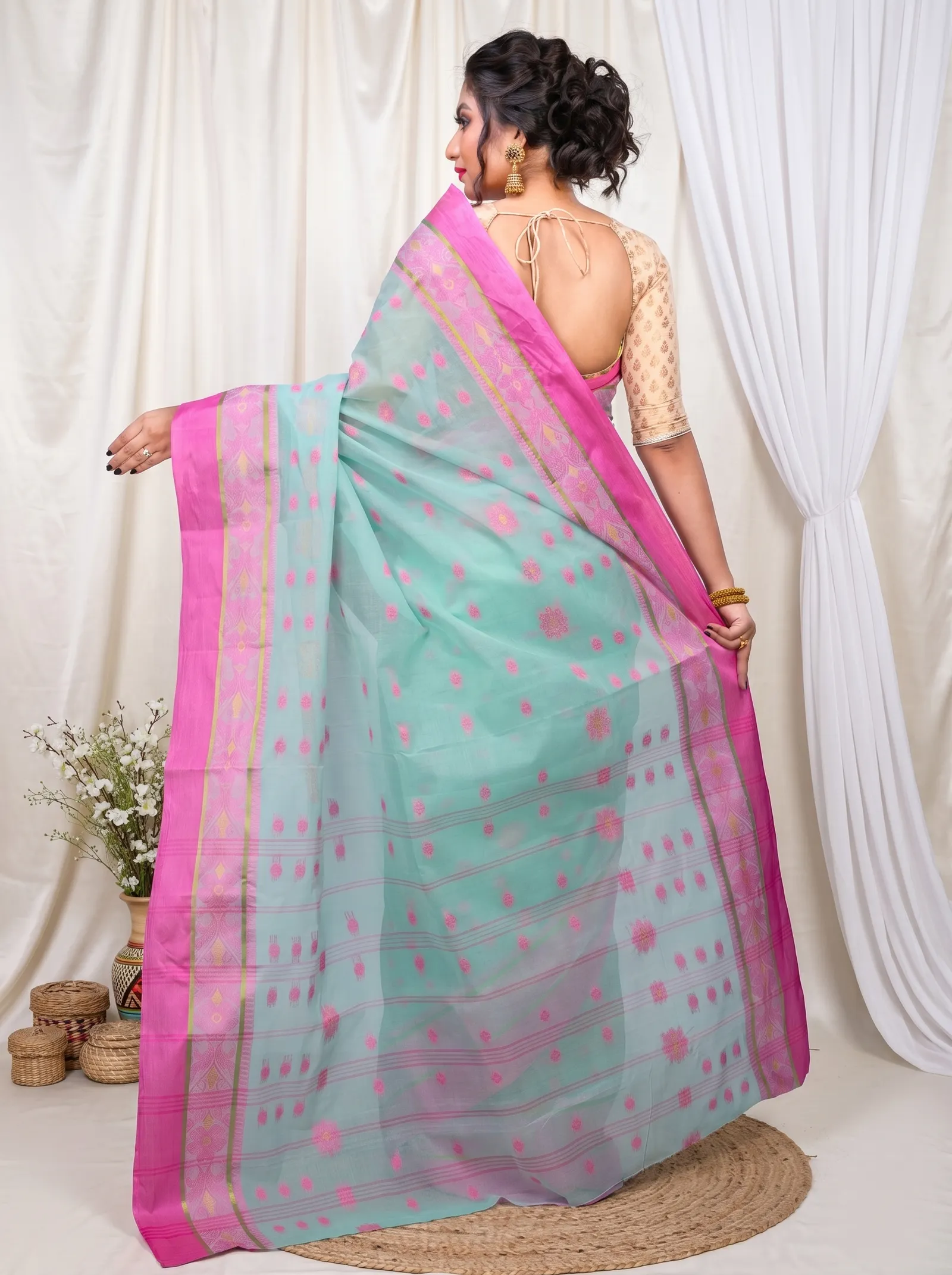 DipDiya Pure Cotton  Artisan Crafted Lime Green Traditional Bengali BolLata Tant Tant Saree