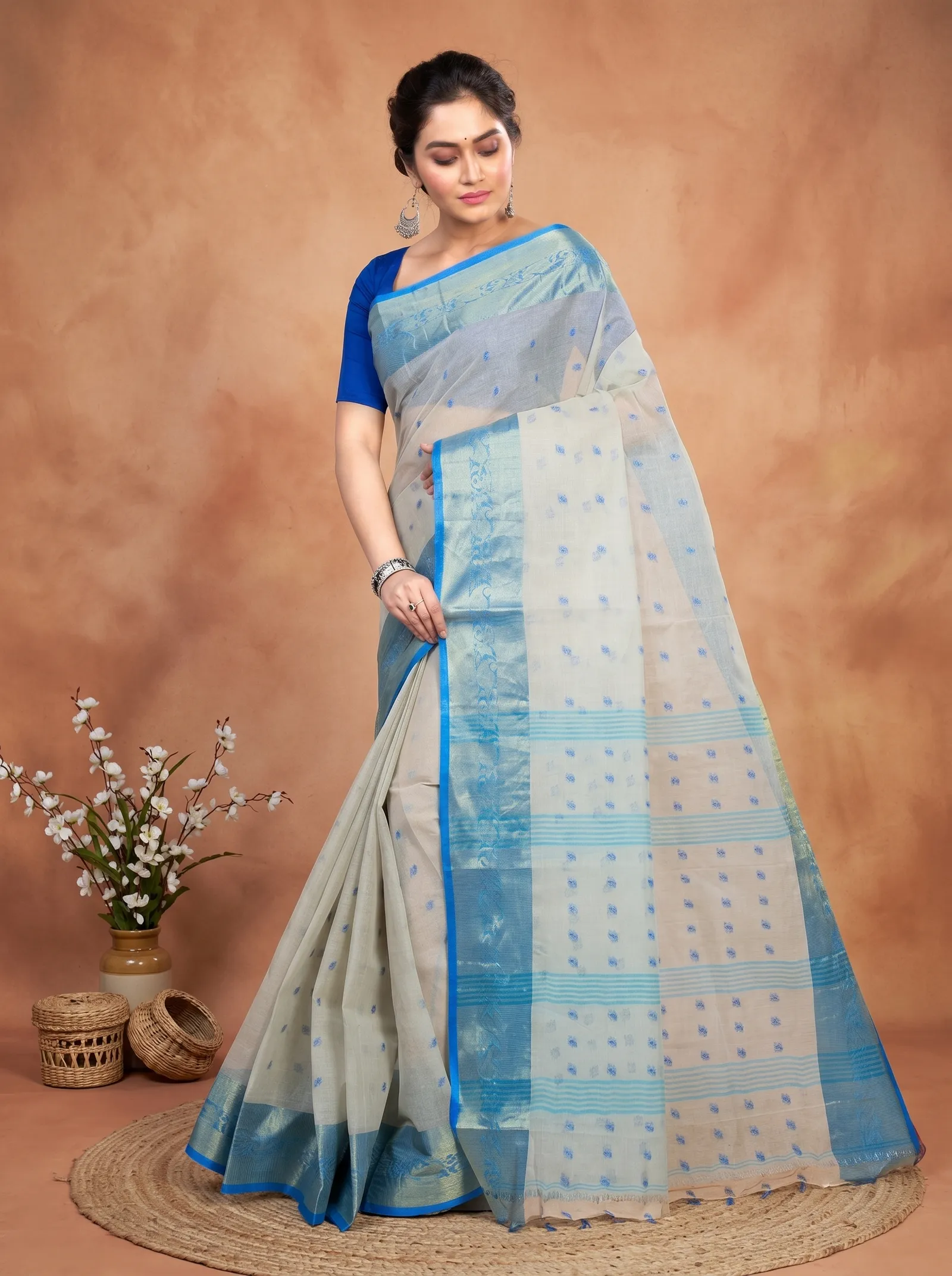 DipDiya Pure Cotton  Artisan Crafted Off-White Traditional Bengali Churi Par Tant Saree