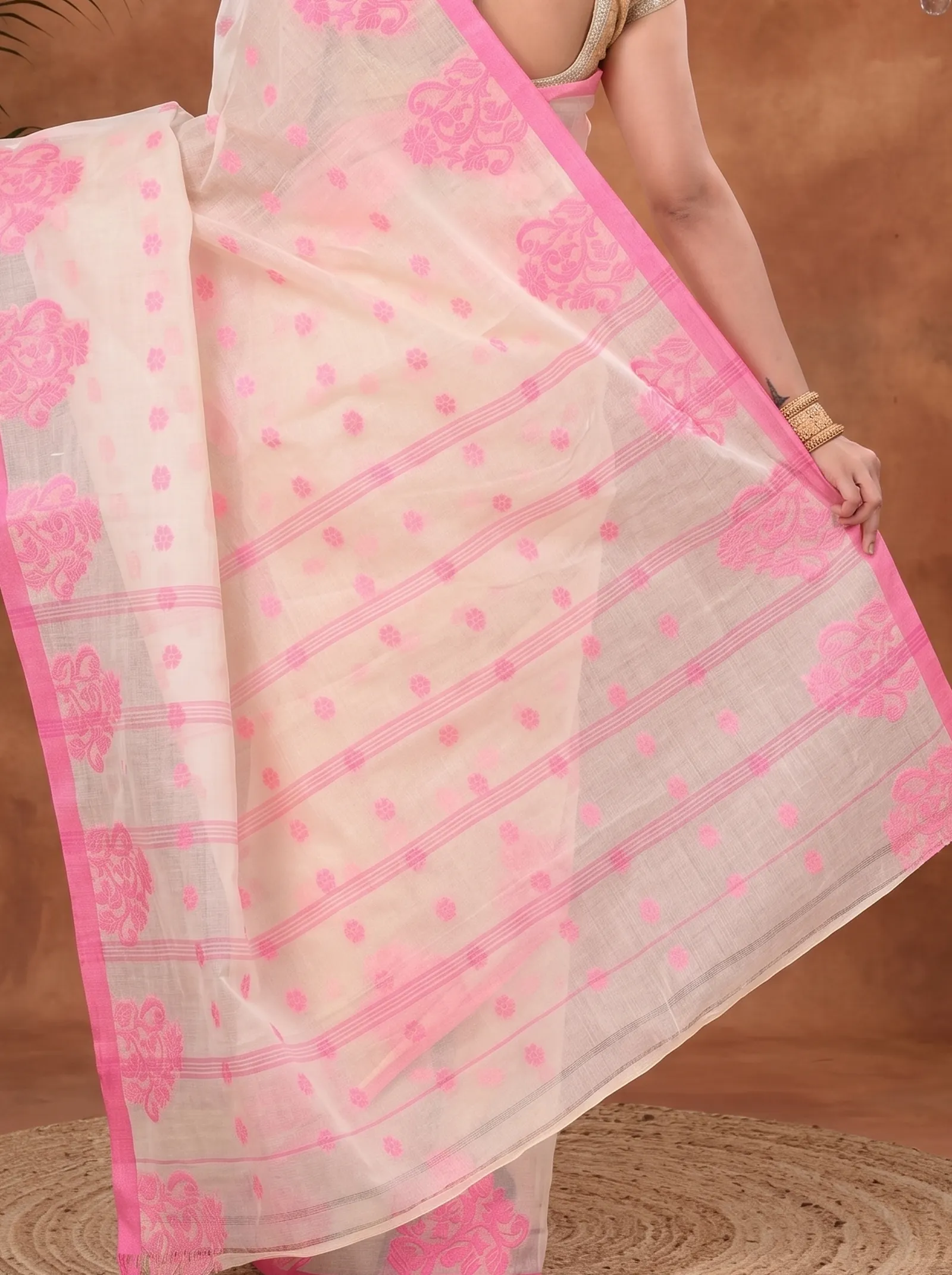 DipDiya Pure Cotton  Artisan Crafted Pink Traditional Bengali Botgach Tant Saree