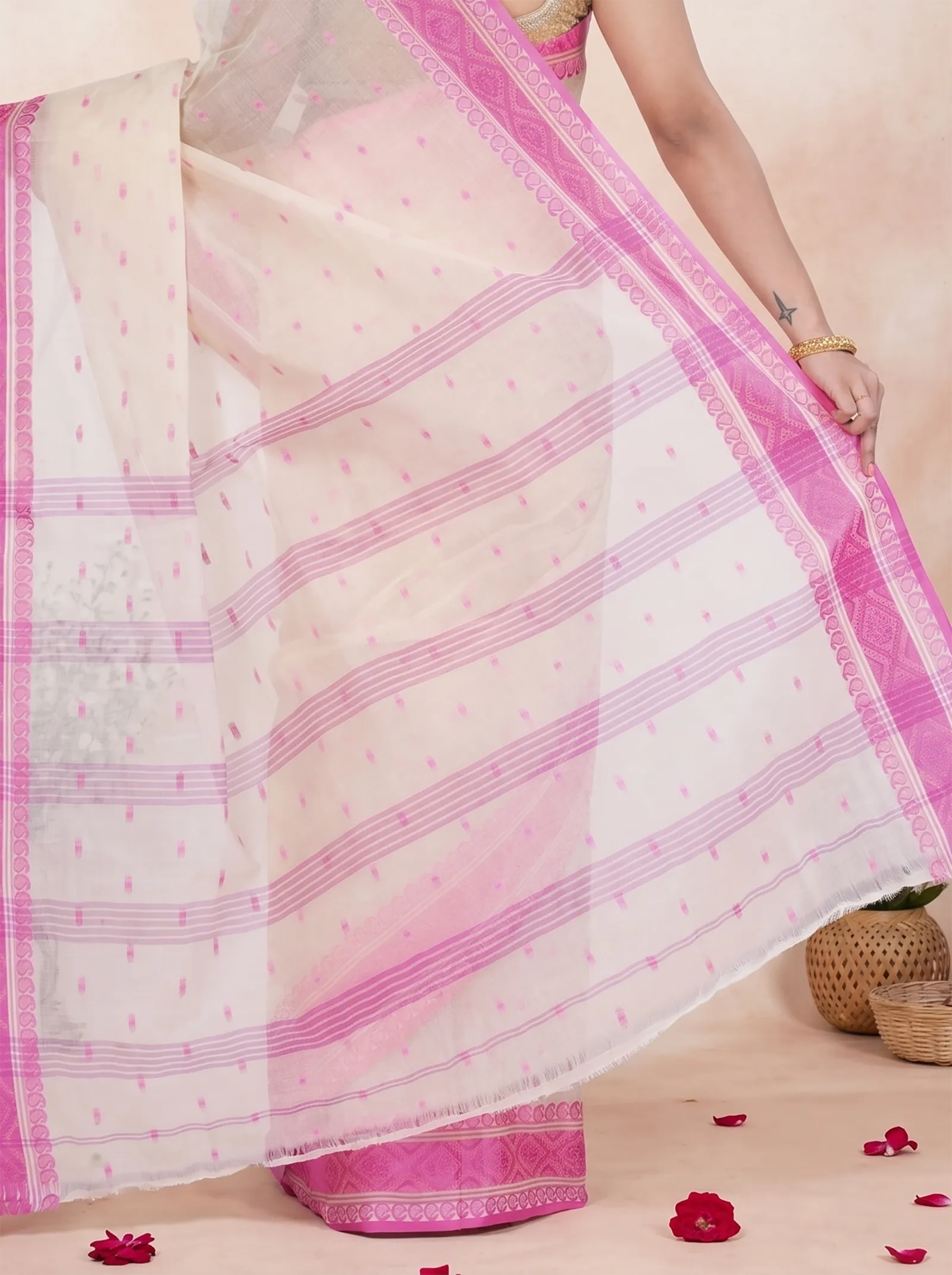 DipDiya Pure Cotton  Artisan Crafted Pink Traditional Bengali Boysko Tant Saree