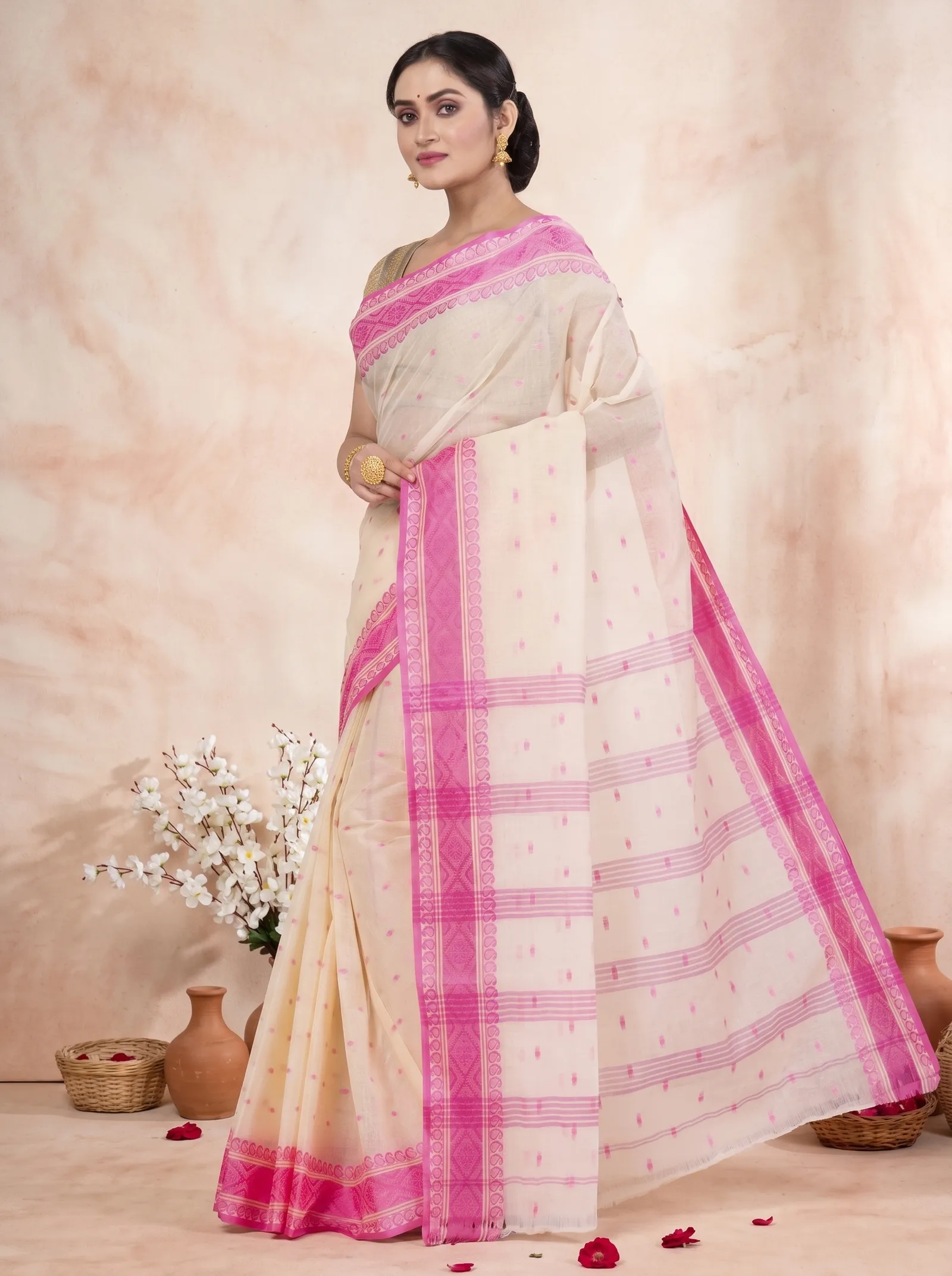 DipDiya Pure Cotton  Artisan Crafted Pink Traditional Bengali Boysko Tant Saree