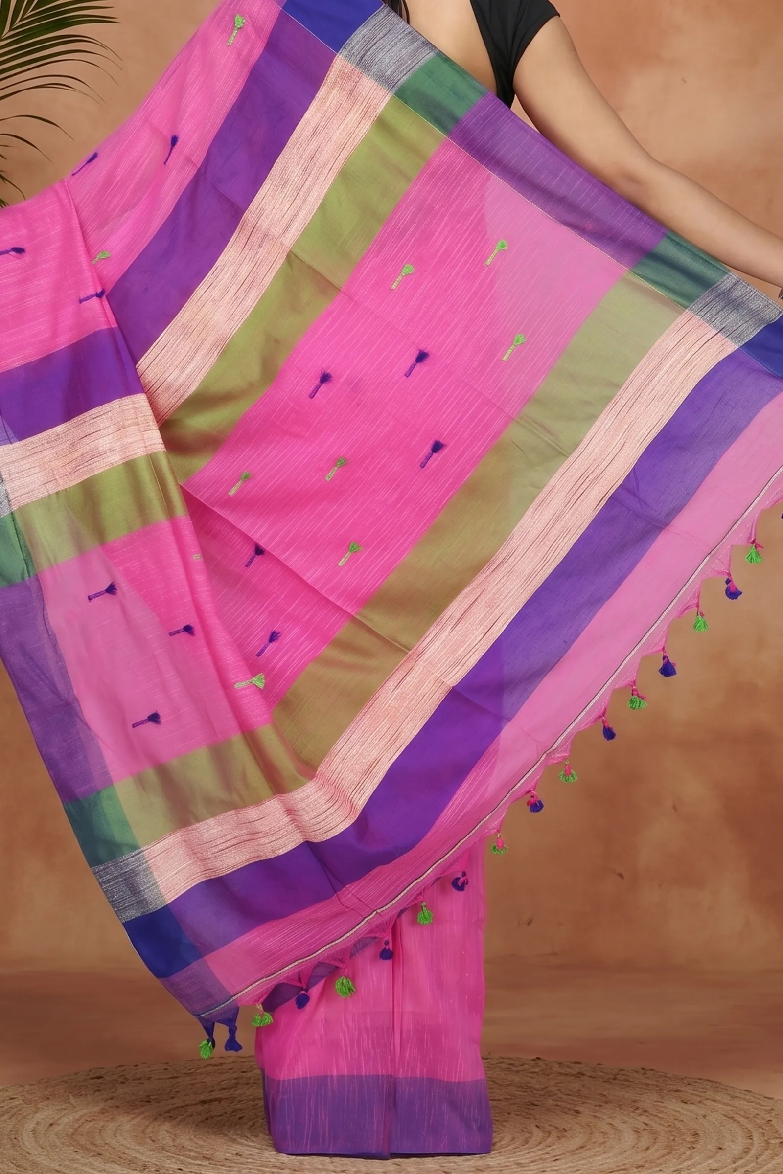 DipDiya Pure Cotton  Artisan Crafted Pink Traditional Bengali Clacial Desigined Handloom Saree