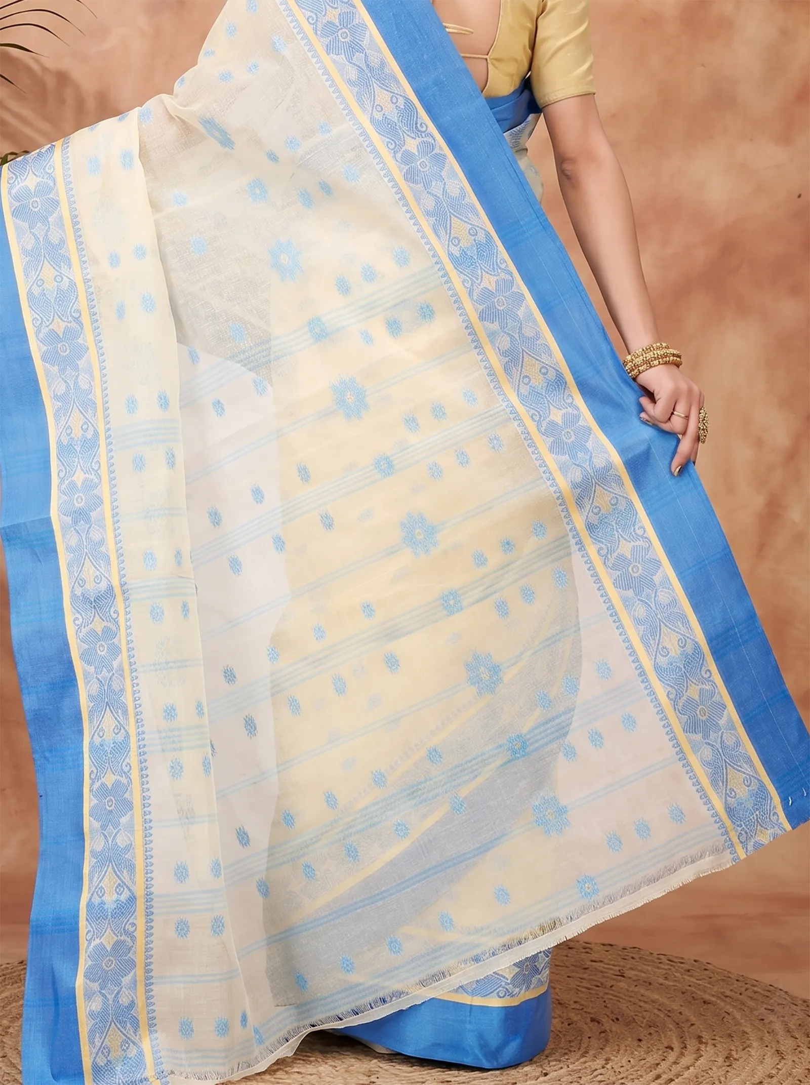 DipDiya Pure Cotton  Artisan Crafted Sky Blue Traditional Bengali BolLata Tant Tant Saree