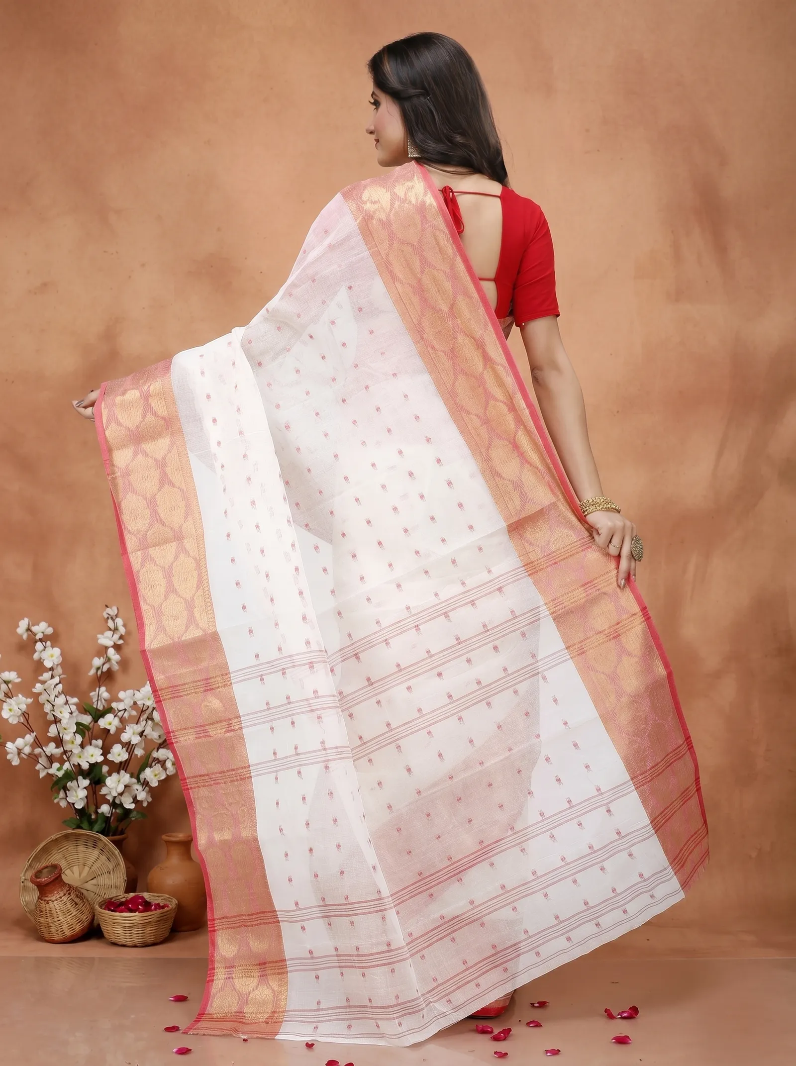 DipDiya Pure Cotton  Artisan Crafted White Traditional Bengali Asmani Tant Saree