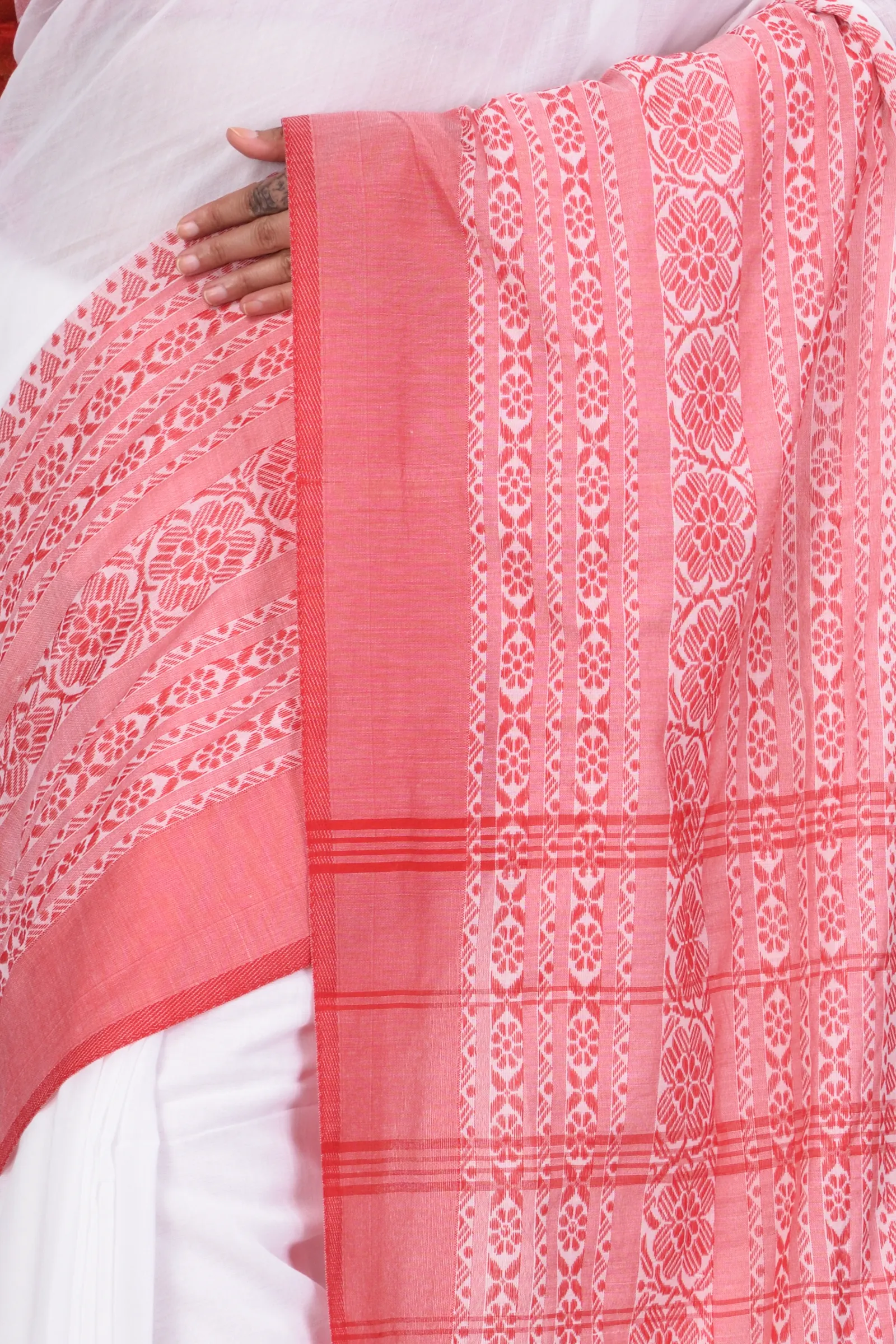 DipDiya Pure Cotton  Artisan Crafted White Traditional Bengali Begompuri Hand Handloom Saree
