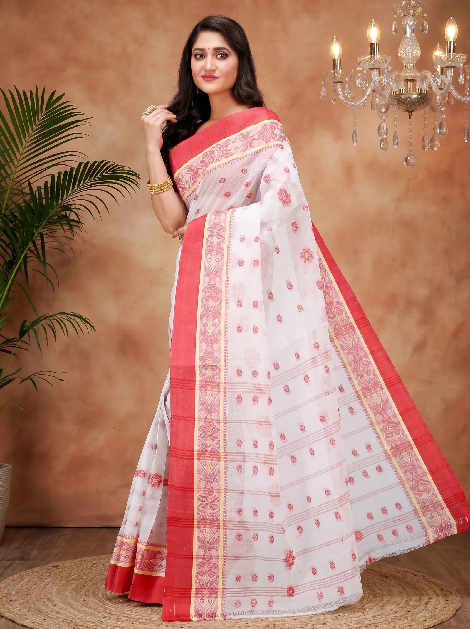 DipDiya Pure Cotton  Artisan Crafted White Traditional Bengali BolLata Tant Tant Saree