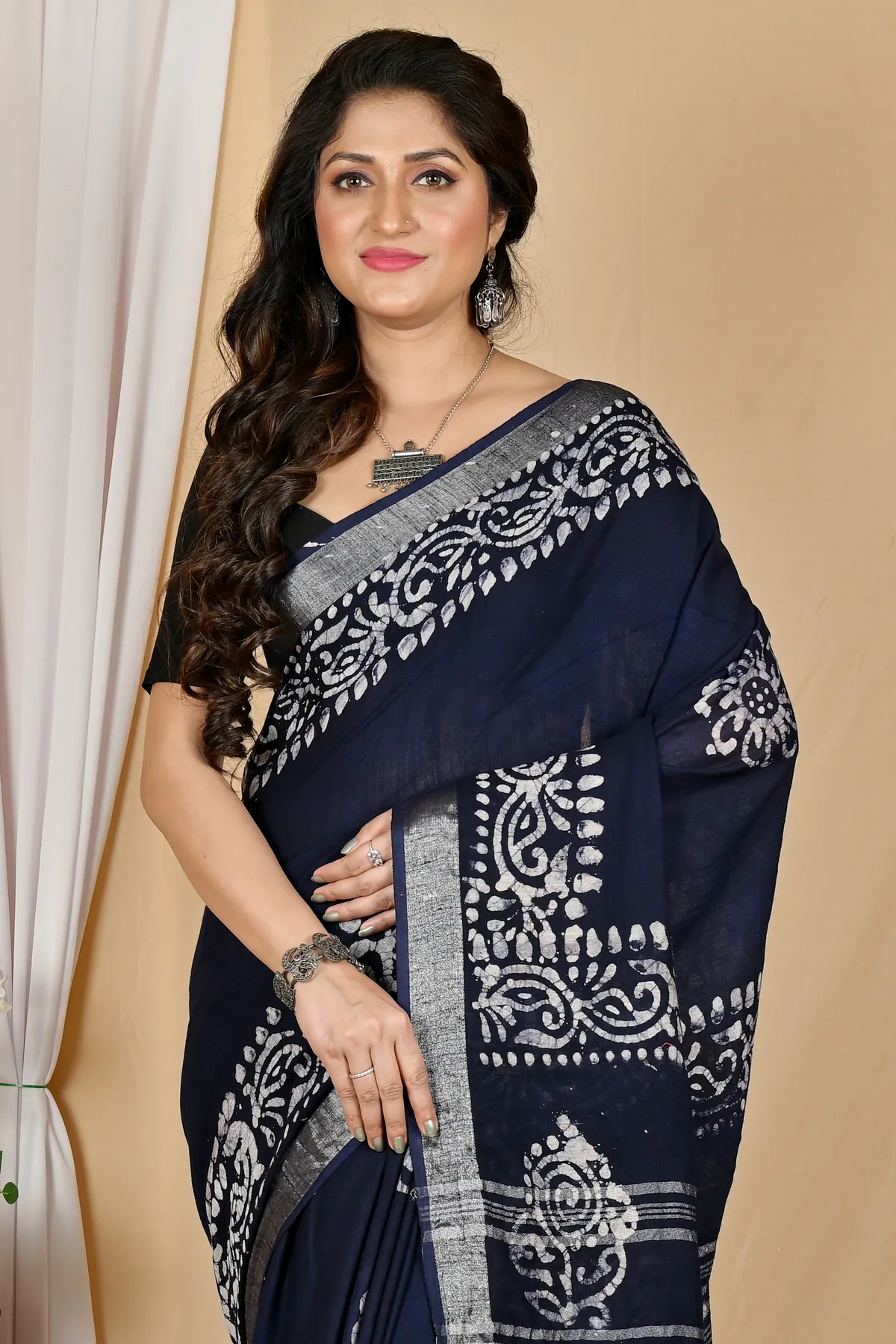 DipDiya Pure Cotton Black Batika Boll Loom to Love Batik Print Sarees