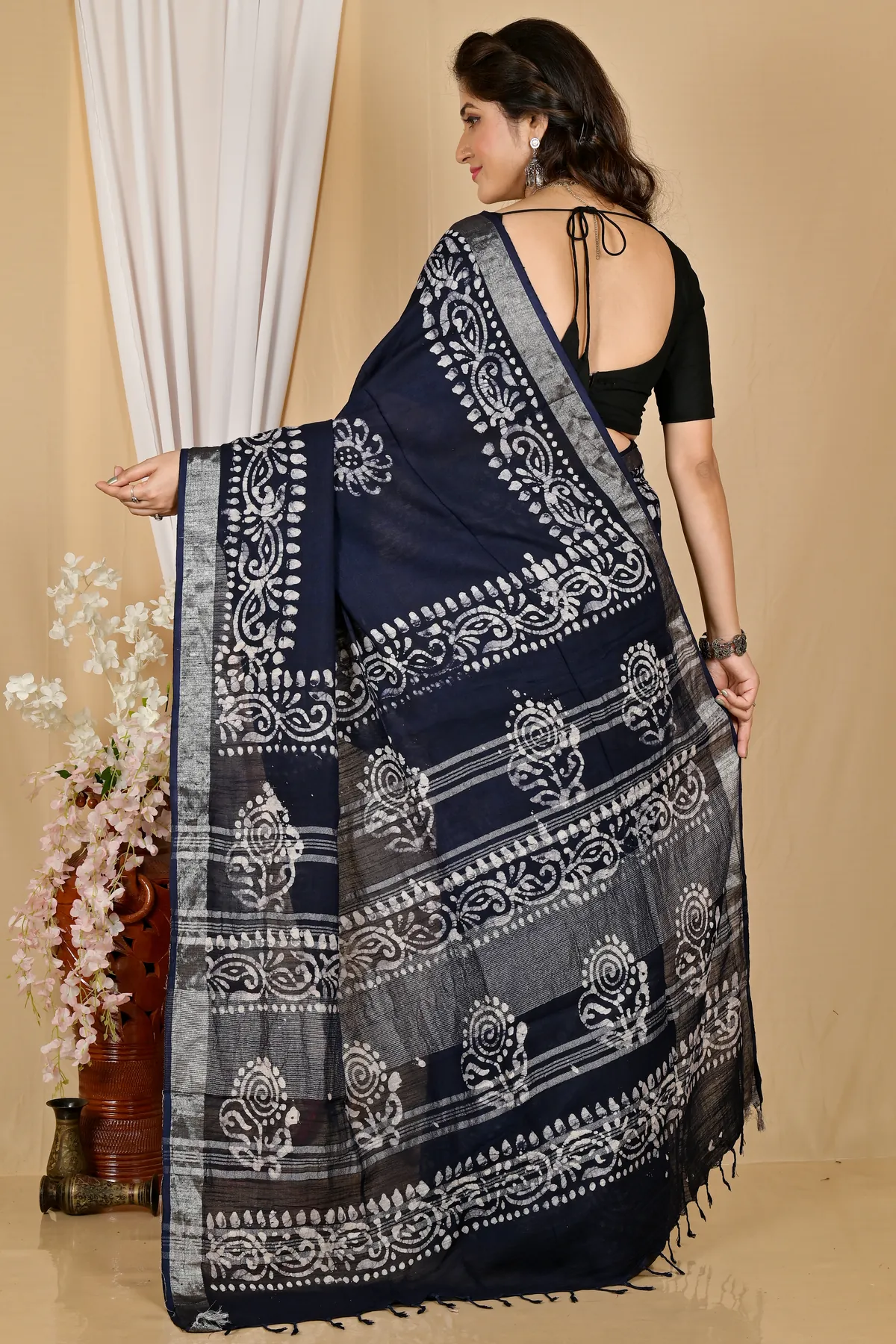 DipDiya Pure Cotton Black Batika Boll Loom to Love Batik Print Sarees