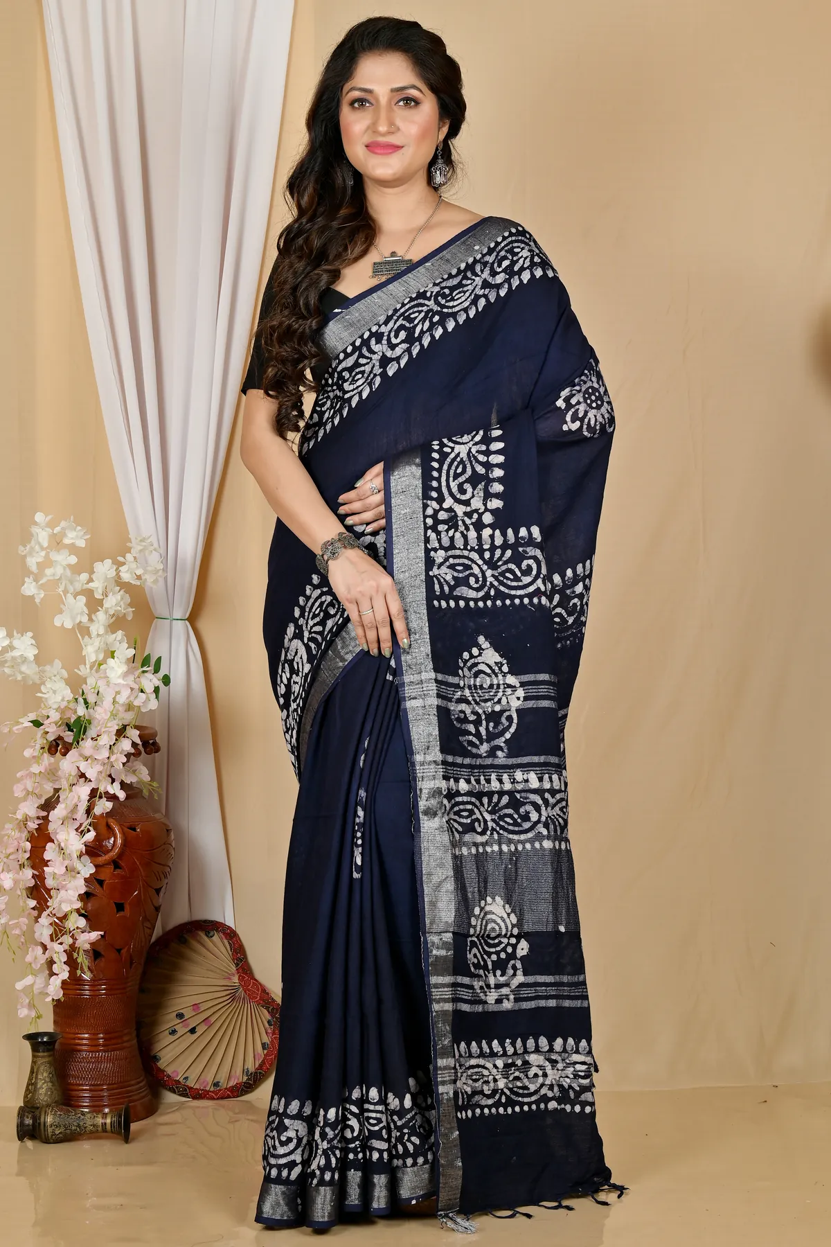 DipDiya Pure Cotton Black Batika Boll Loom to Love Batik Print Sarees
