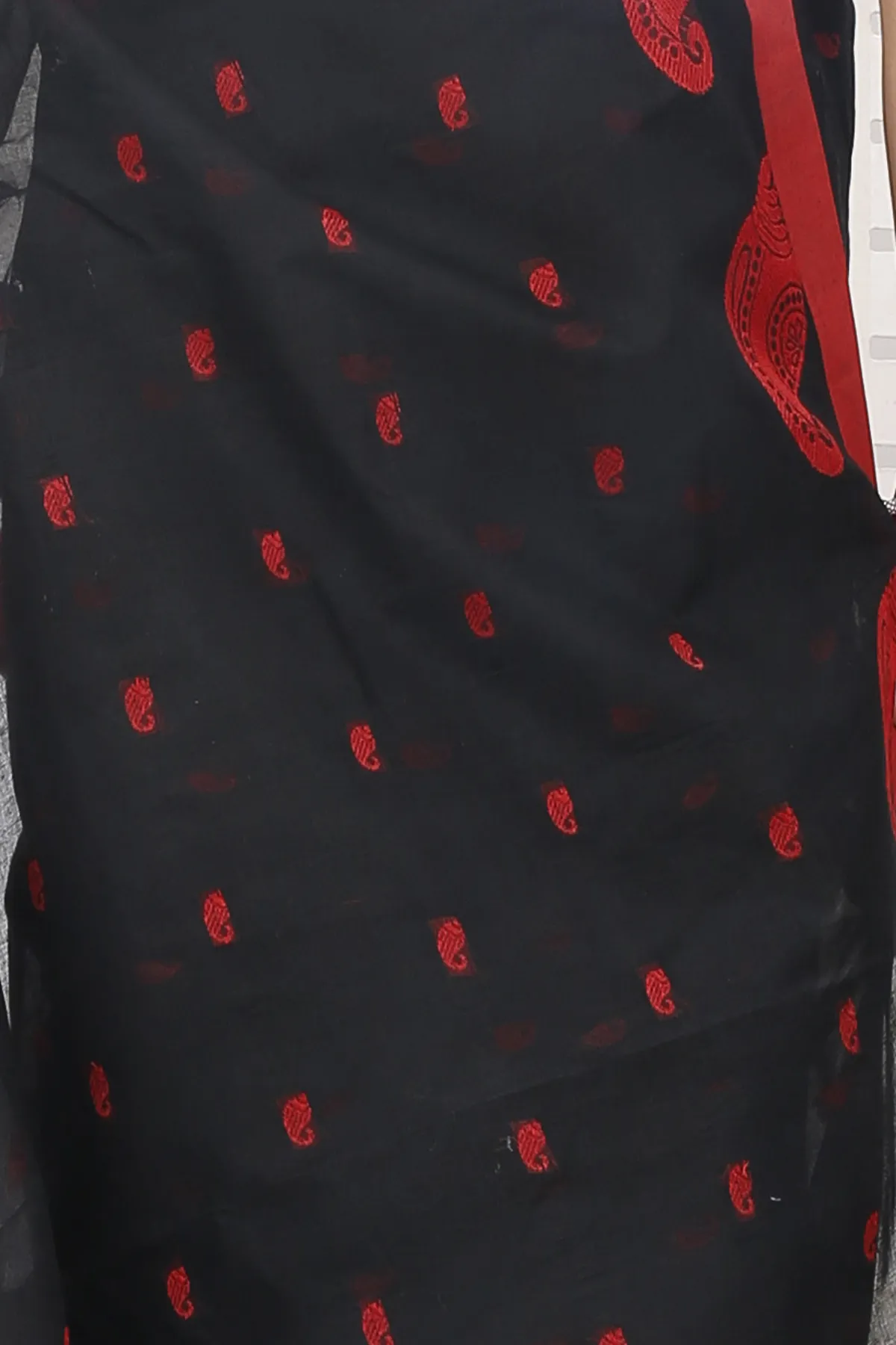 DipDiya Pure Cotton Black Epto Shonko Elegance in Every Weave Tant Sarees