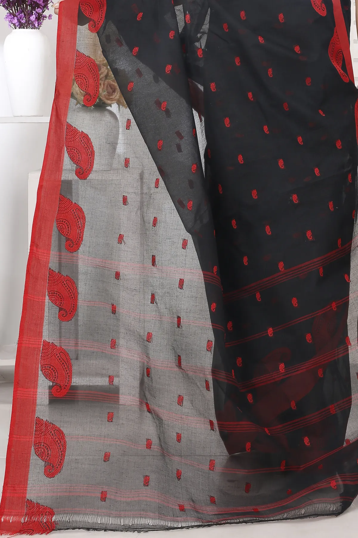 DipDiya Pure Cotton Black Epto Shonko Elegance in Every Weave Tant Sarees
