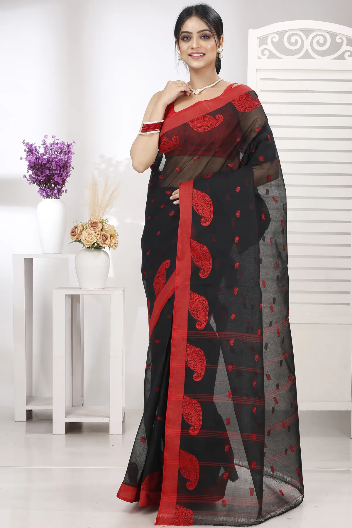 DipDiya Pure Cotton Black Epto Shonko Elegance in Every Weave Tant Sarees