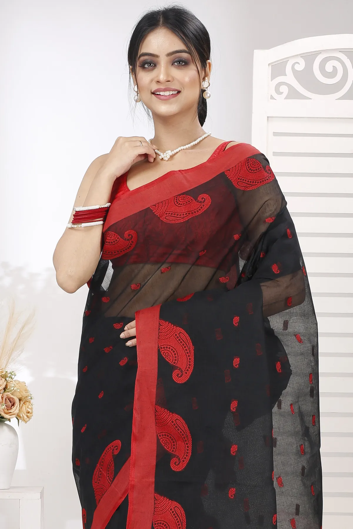 DipDiya Pure Cotton Black Epto Shonko Elegance in Every Weave Tant Sarees