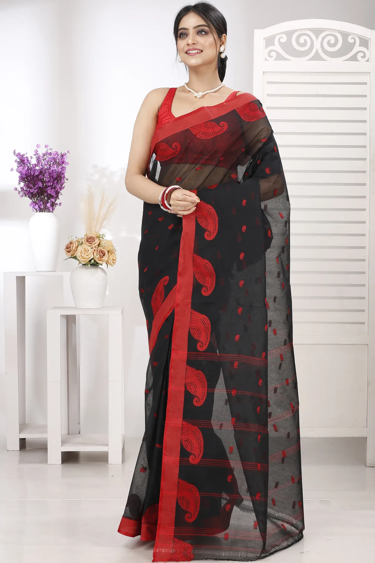 DipDiya Pure Cotton Black Epto Shonko Elegance in Every Weave Tant Sarees