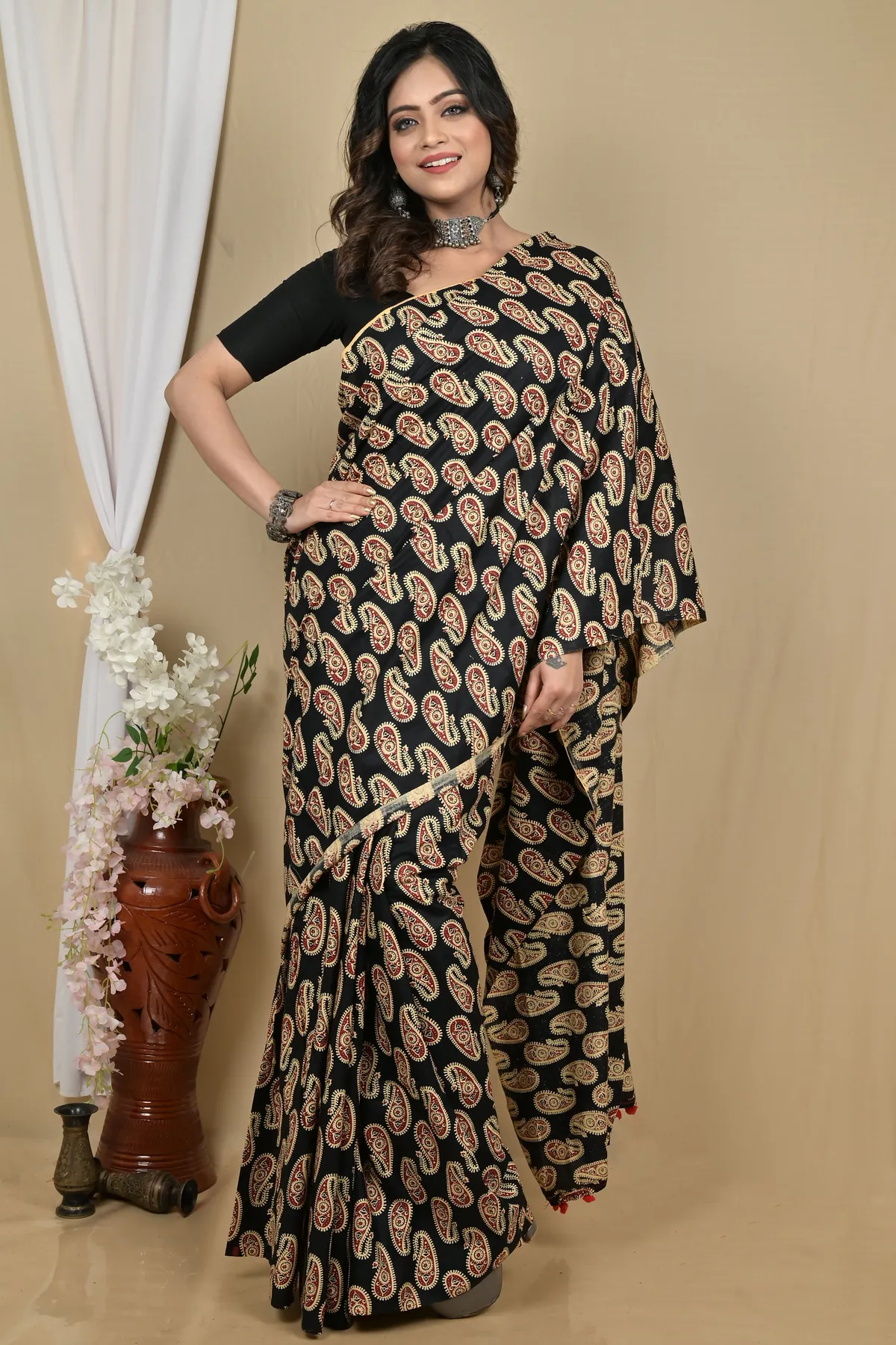 DipDiya Pure Cotton Black Giana Woven with Tradition Kalamkari Printed Sarees