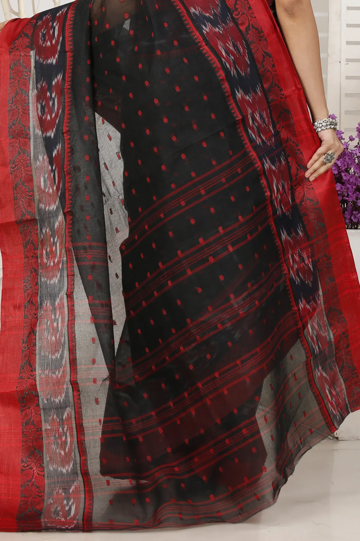 DipDiya Pure Cotton Black Moli Heritage Elegance Tant Sarees