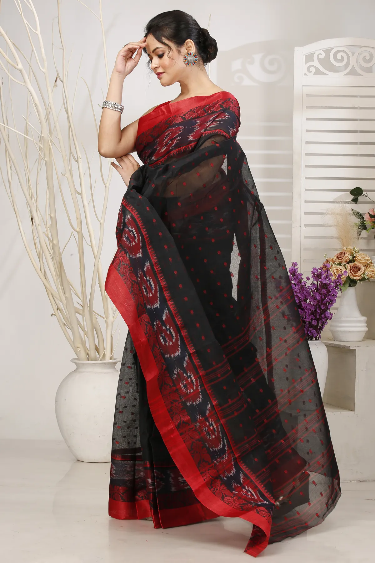DipDiya Pure Cotton Black Moli Heritage Elegance Tant Sarees