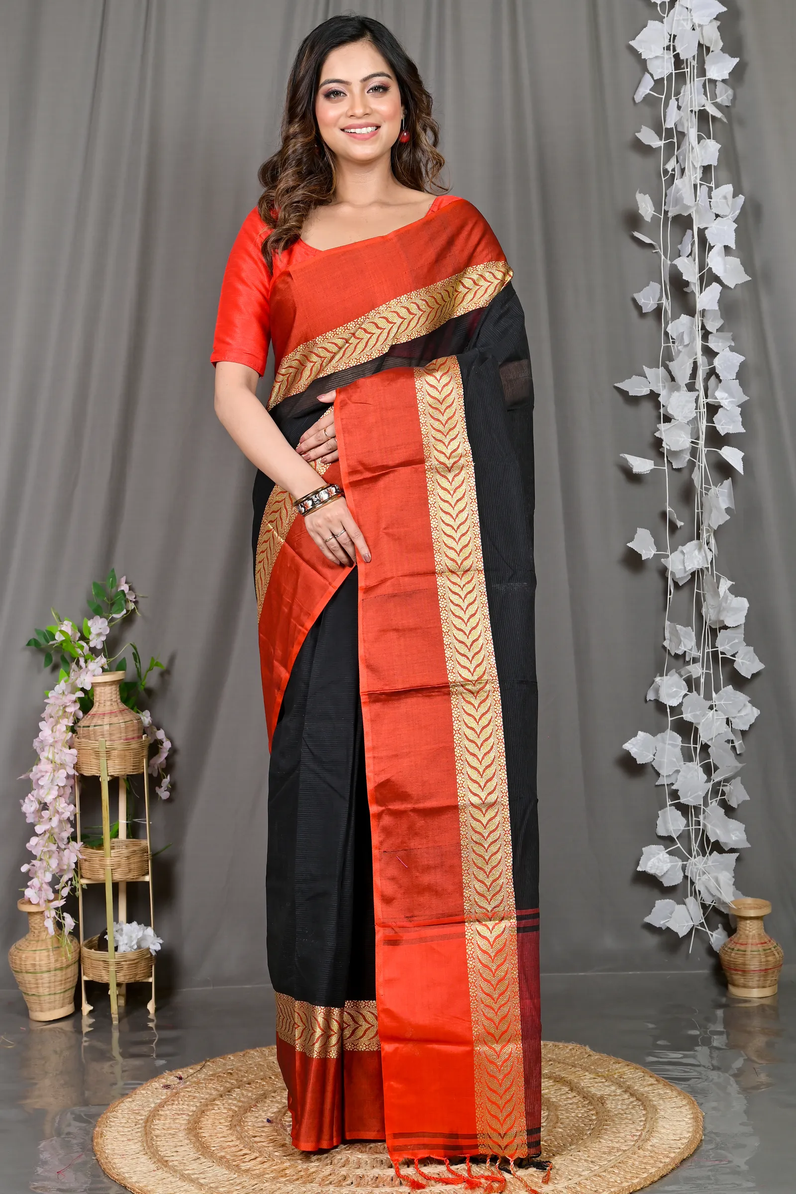 DipDiya Pure Cotton Black Parvin Woven with Tradition Tant Sarees