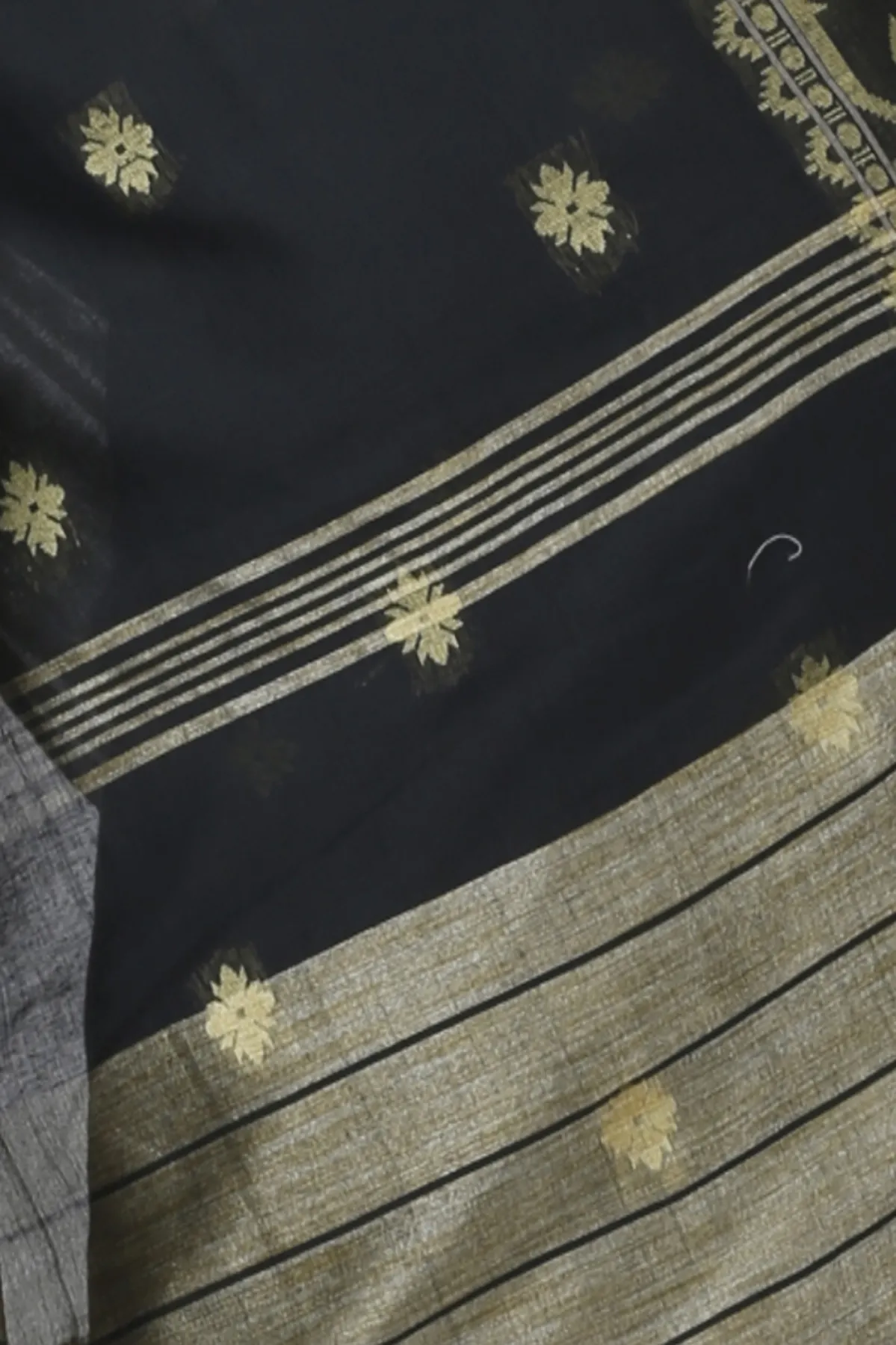 DipDiya Pure Cotton Black Tuma Timeless Elegance Handloom Sarees