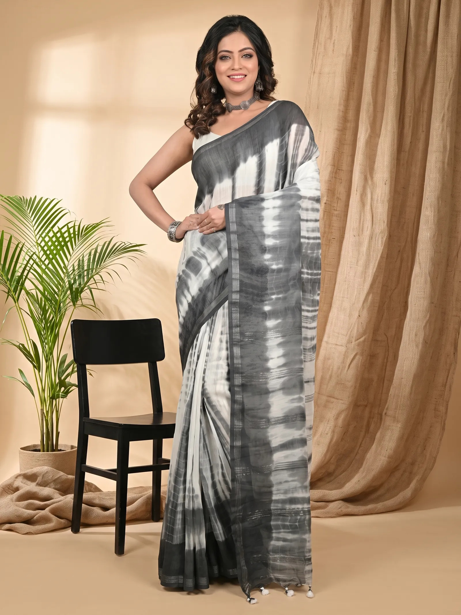 DipDiya Pure Cotton Black White Achmol Bengal’s Tradition Badhni Dye Sarees