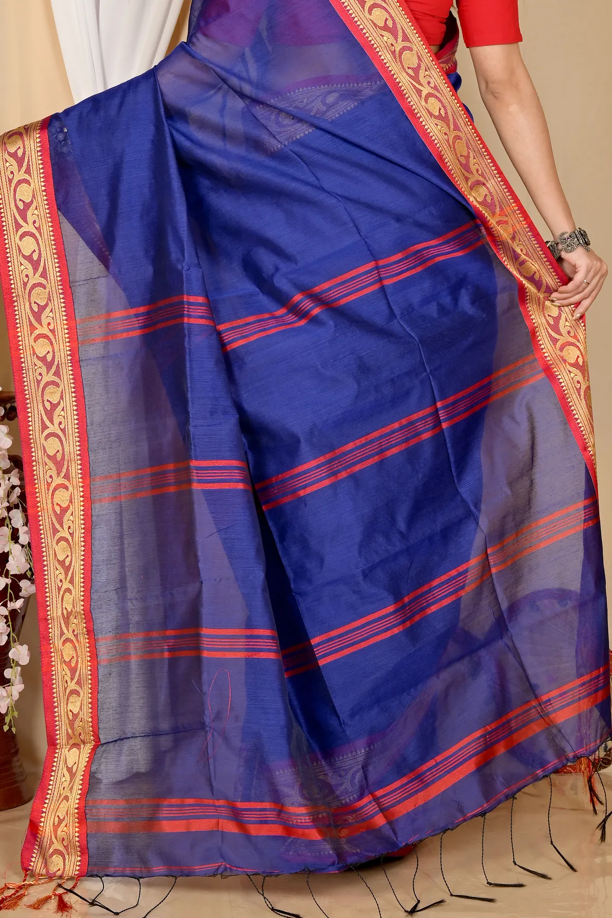 DipDiya Pure Cotton Blue Nova Effortless Tradition Handloom Sarees