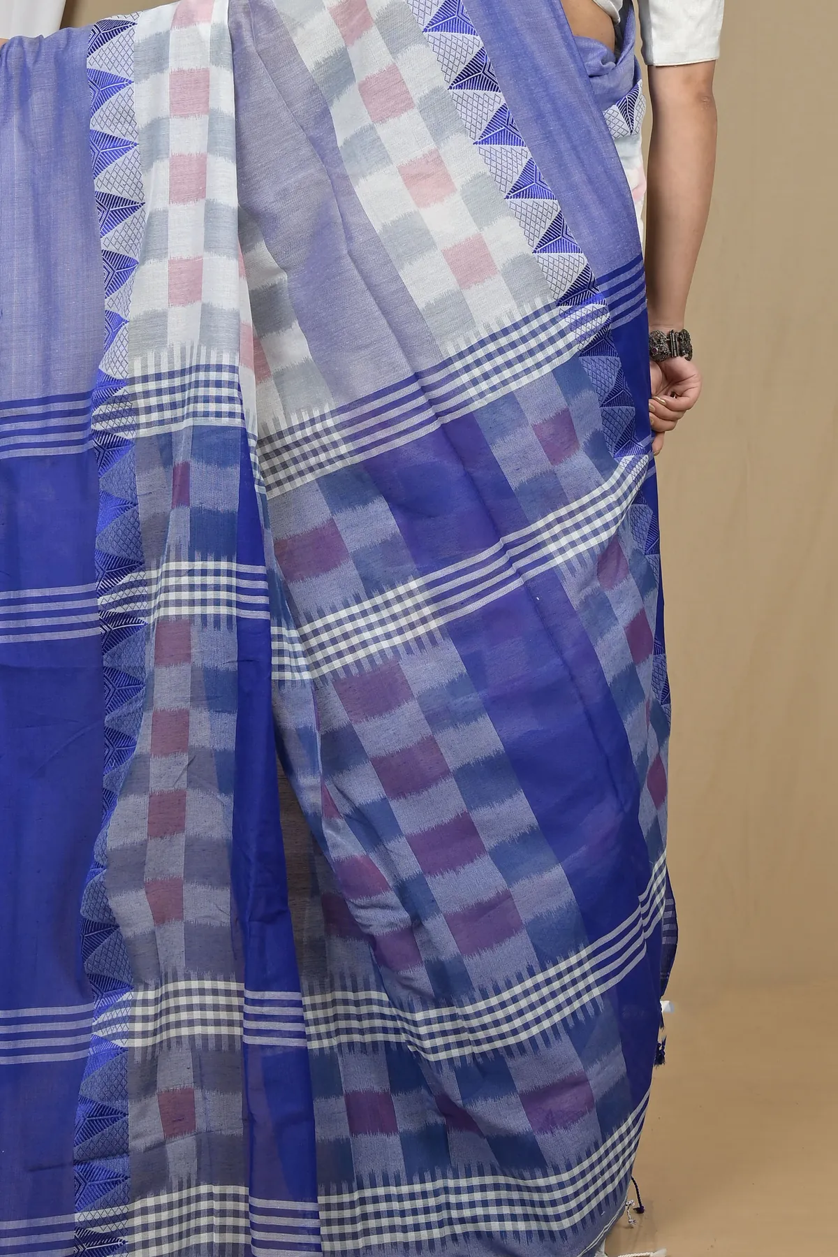 DipDiya Pure Cotton Blue White Hiran Timeless Bengal Handloom Sarees