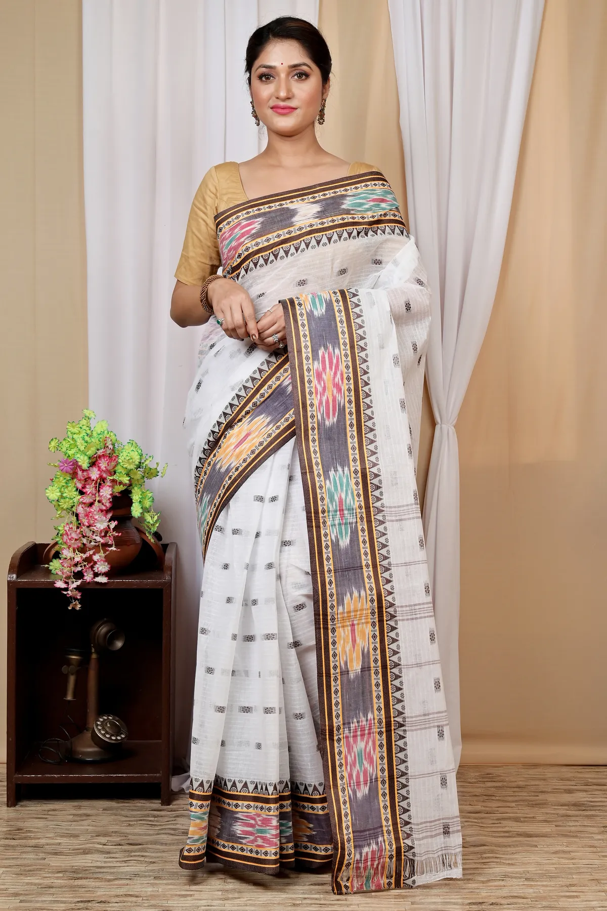DipDiya Pure Cotton Brown and White Hema Essence of Bengal Tant Sarees