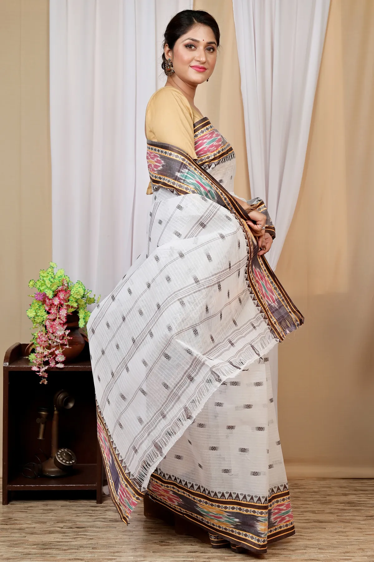 DipDiya Pure Cotton Brown and White Hema Essence of Bengal Tant Sarees