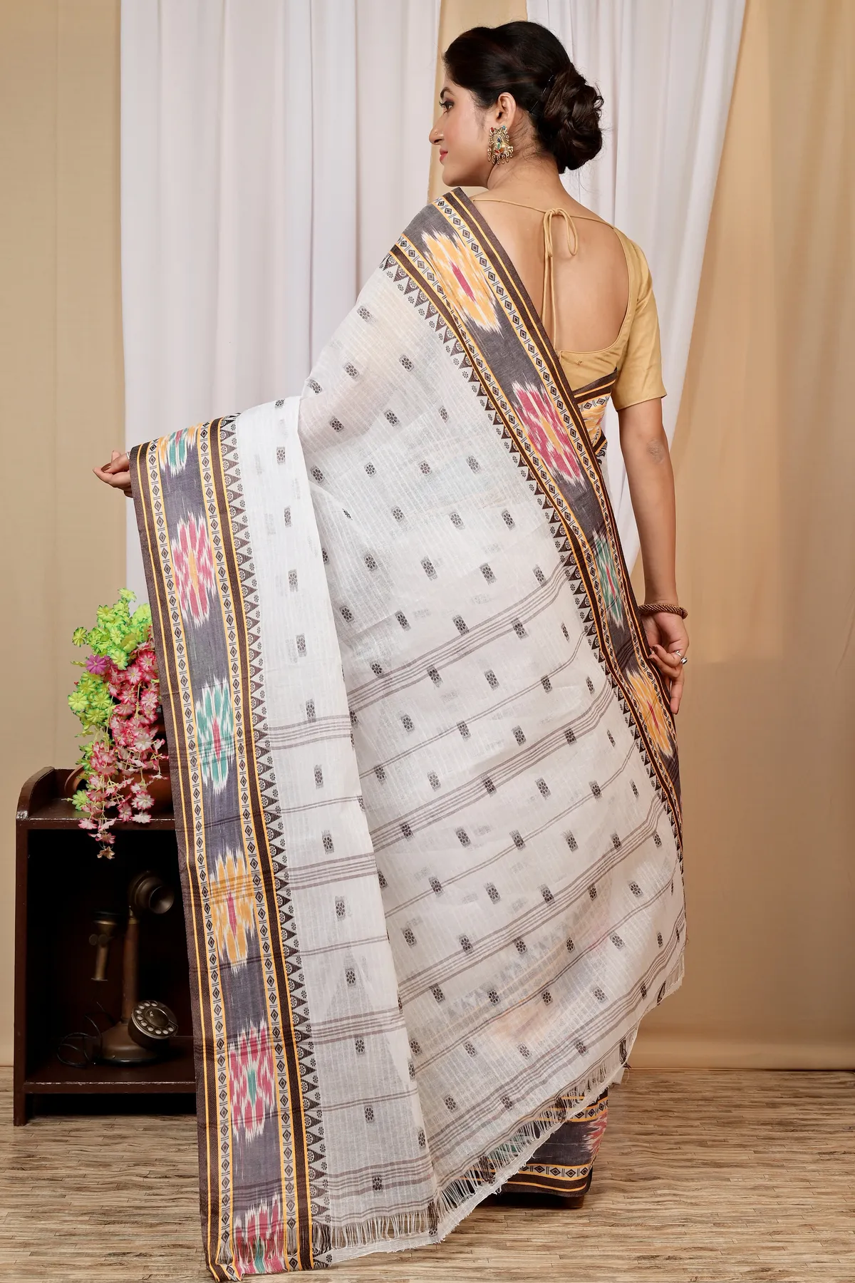 DipDiya Pure Cotton Brown and White Hema Essence of Bengal Tant Sarees