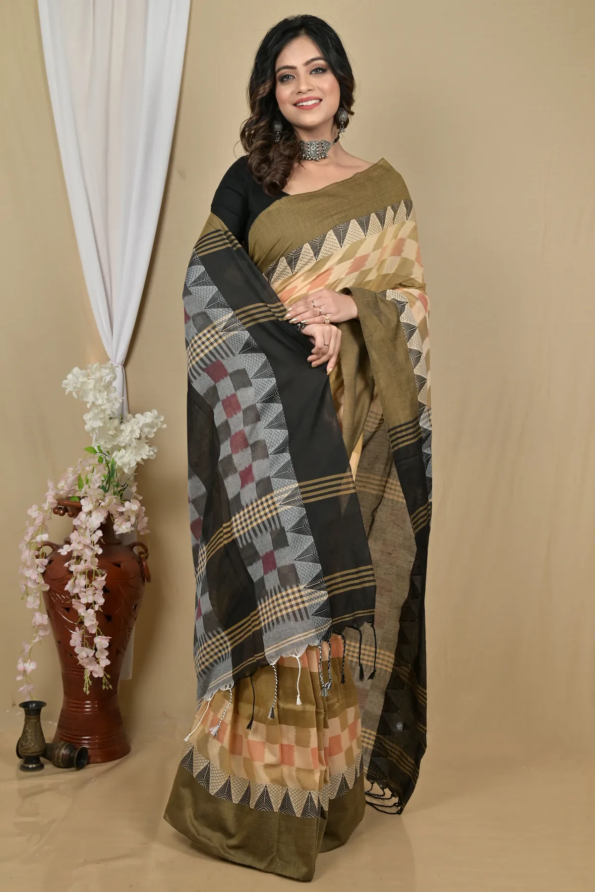 DipDiya Pure Cotton Brown Black Hiran Tradition in Every Thread Handloom Sarees