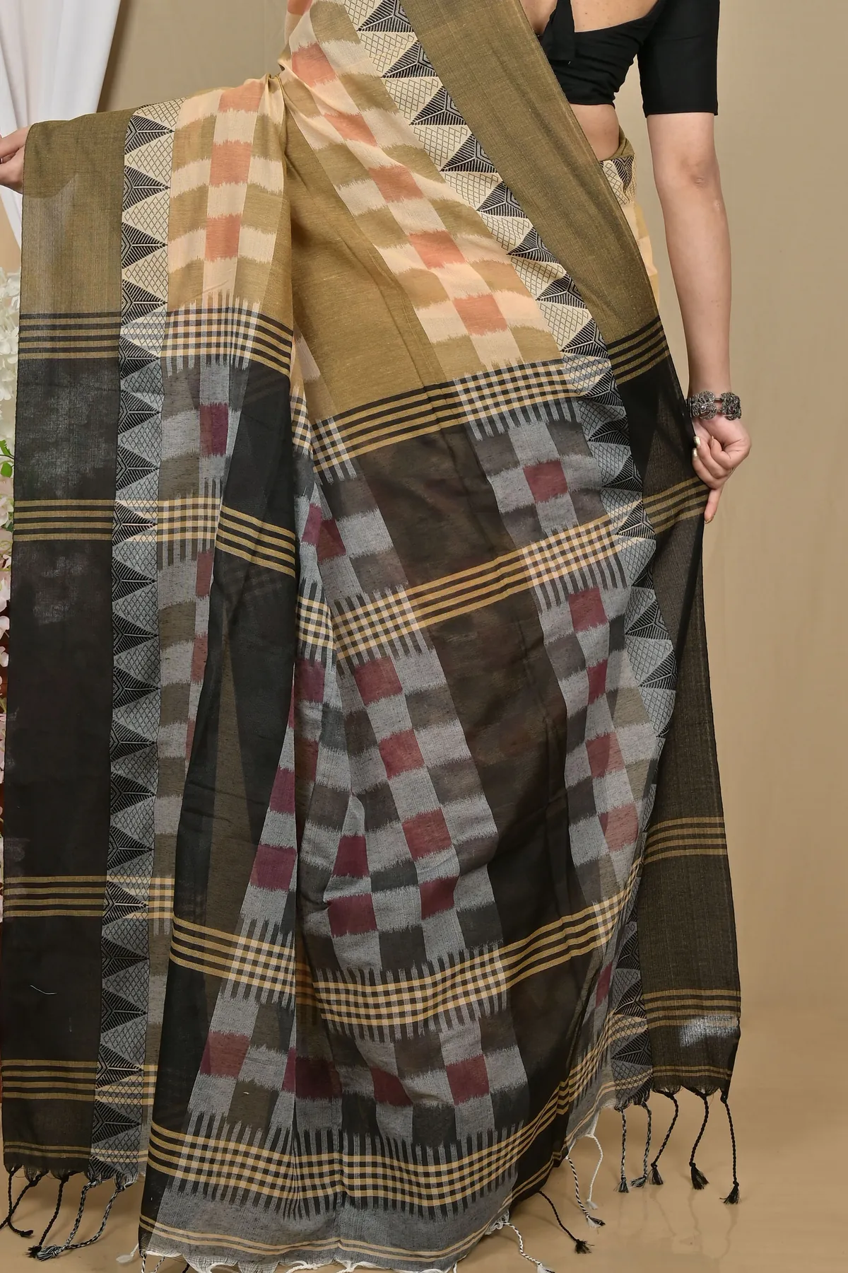 DipDiya Pure Cotton Brown Black Hiran Tradition in Every Thread Handloom Sarees